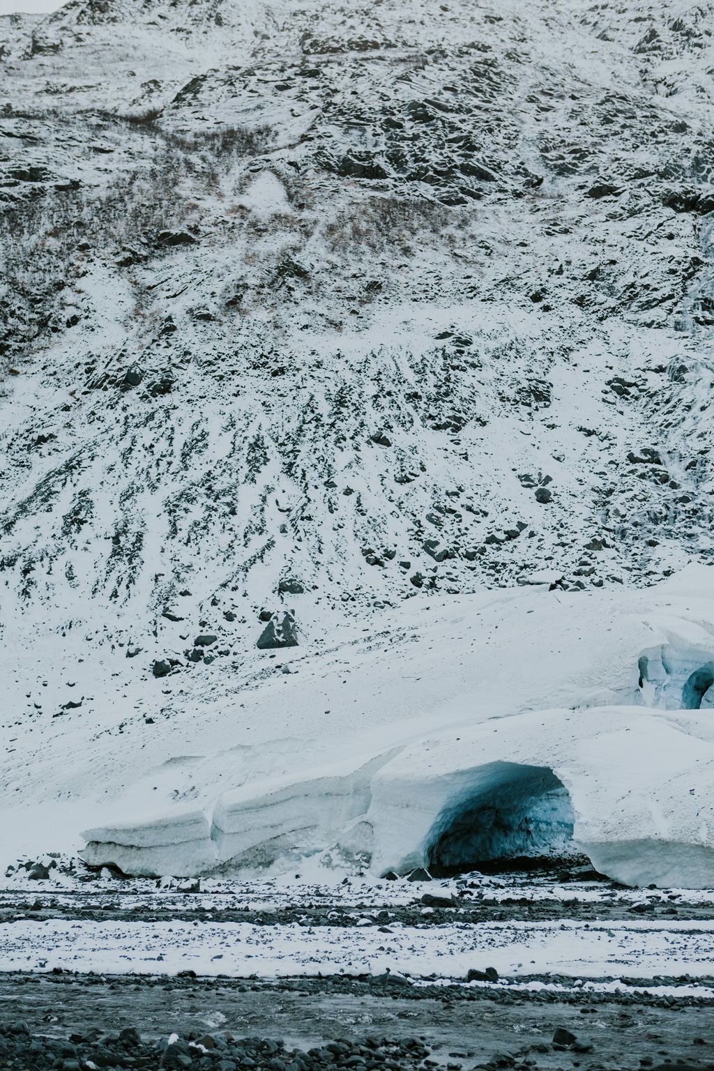CindyGiovagnoli_hiking_glacier_Anchorage_snow_winter_ByronGlacier_Alaska-021.jpg