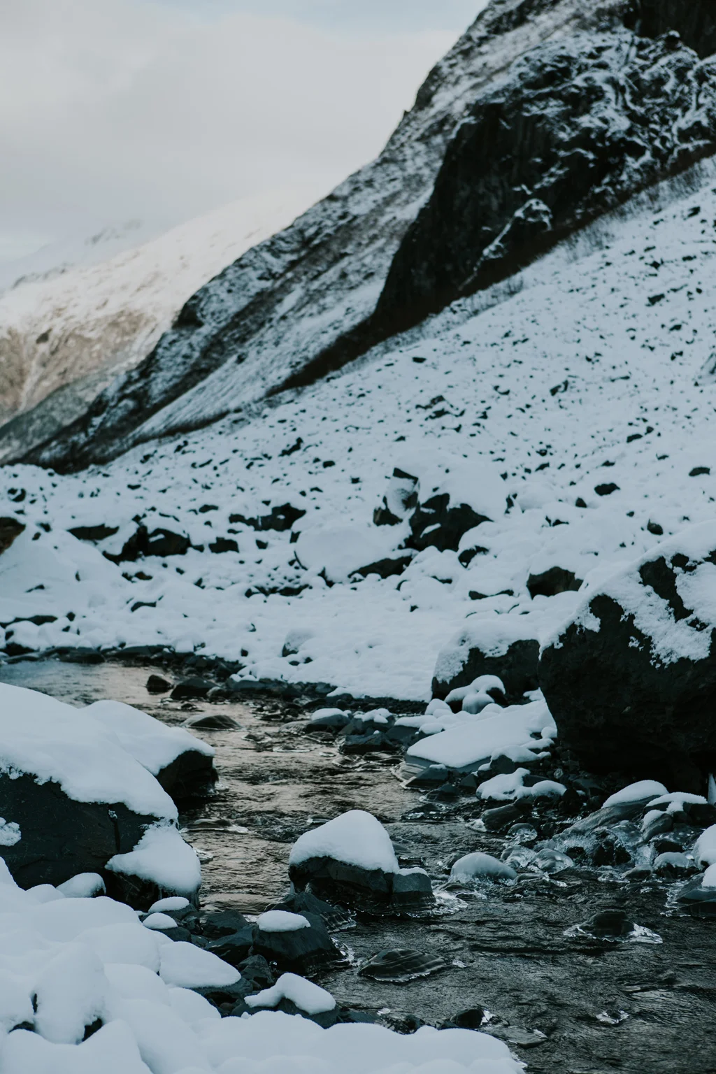 CindyGiovagnoli_hiking_glacier_Anchorage_snow_winter_ByronGlacier_Alaska-019.jpg