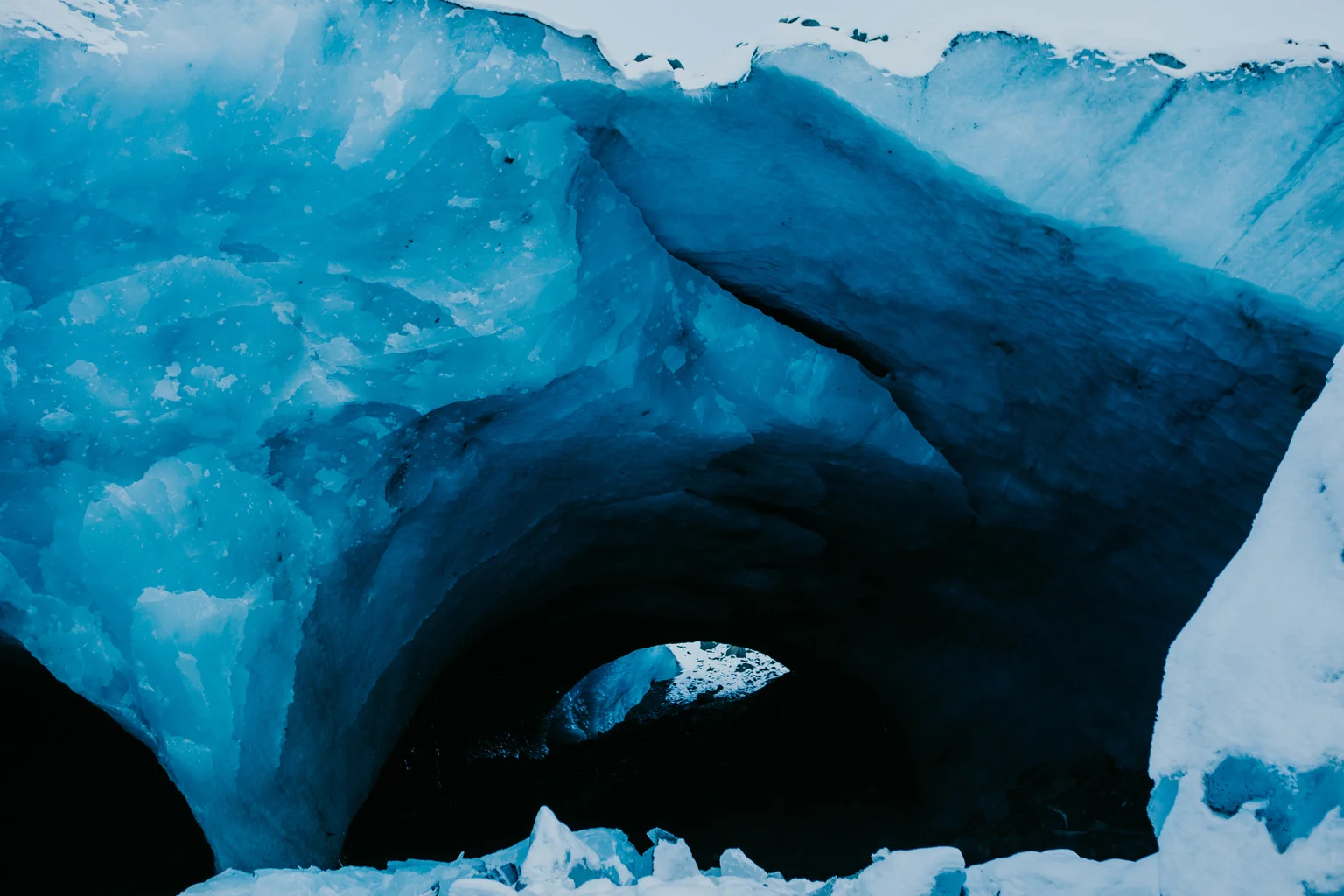 CindyGiovagnoli_hiking_glacier_Anchorage_snow_winter_ByronGlacier_Alaska-025.jpg