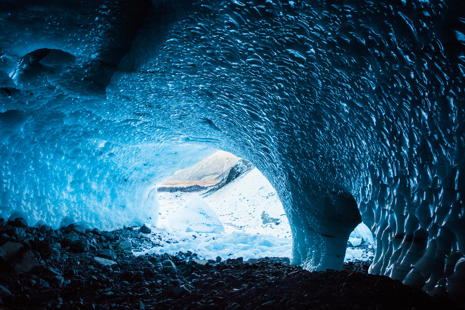 CindyGiovagnoli_hiking_glacier_Anchorage_snow_winter_ByronGlacier_Alaska-033.jpg