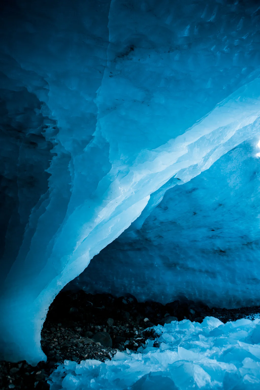 CindyGiovagnoli_hiking_glacier_Anchorage_snow_winter_ByronGlacier_Alaska-037.jpg