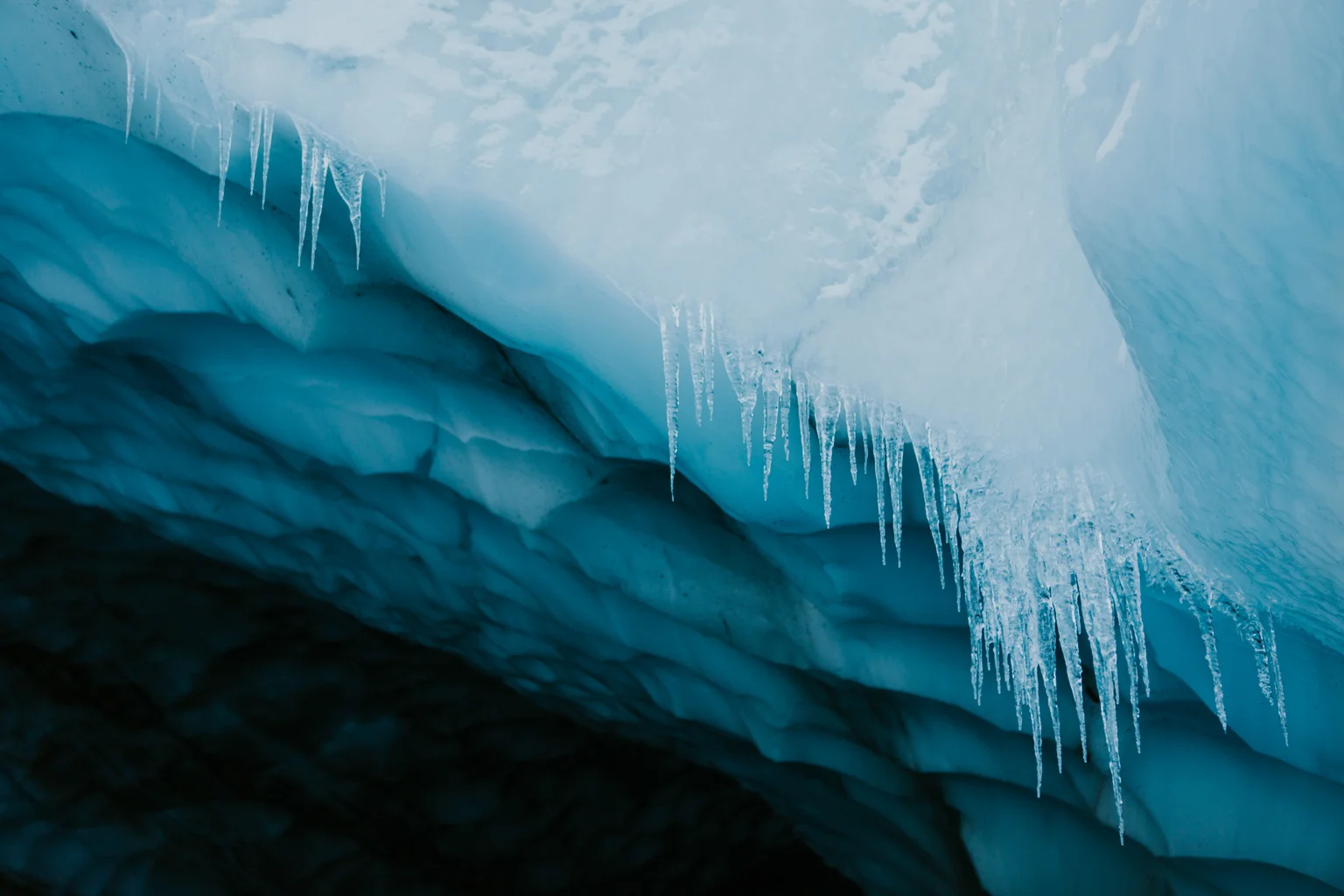 CindyGiovagnoli_hiking_glacier_Anchorage_snow_winter_ByronGlacier_Alaska-041.jpg