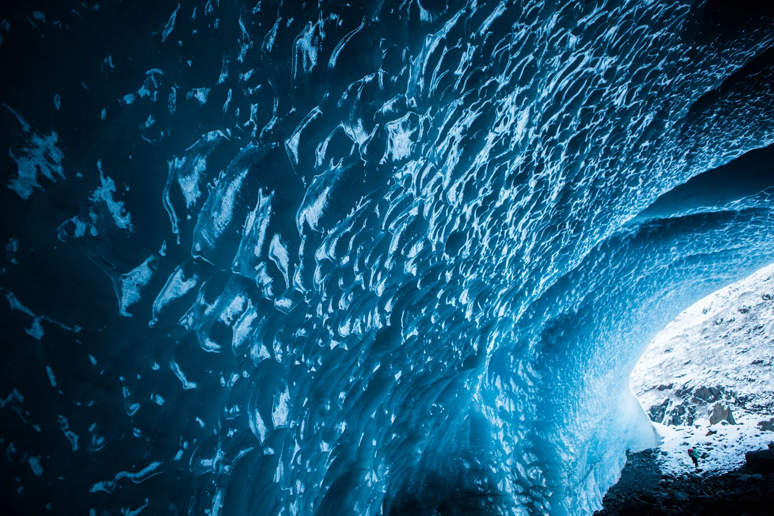 CindyGiovagnoli_hiking_glacier_Anchorage_snow_winter_ByronGlacier_Alaska-042.jpg