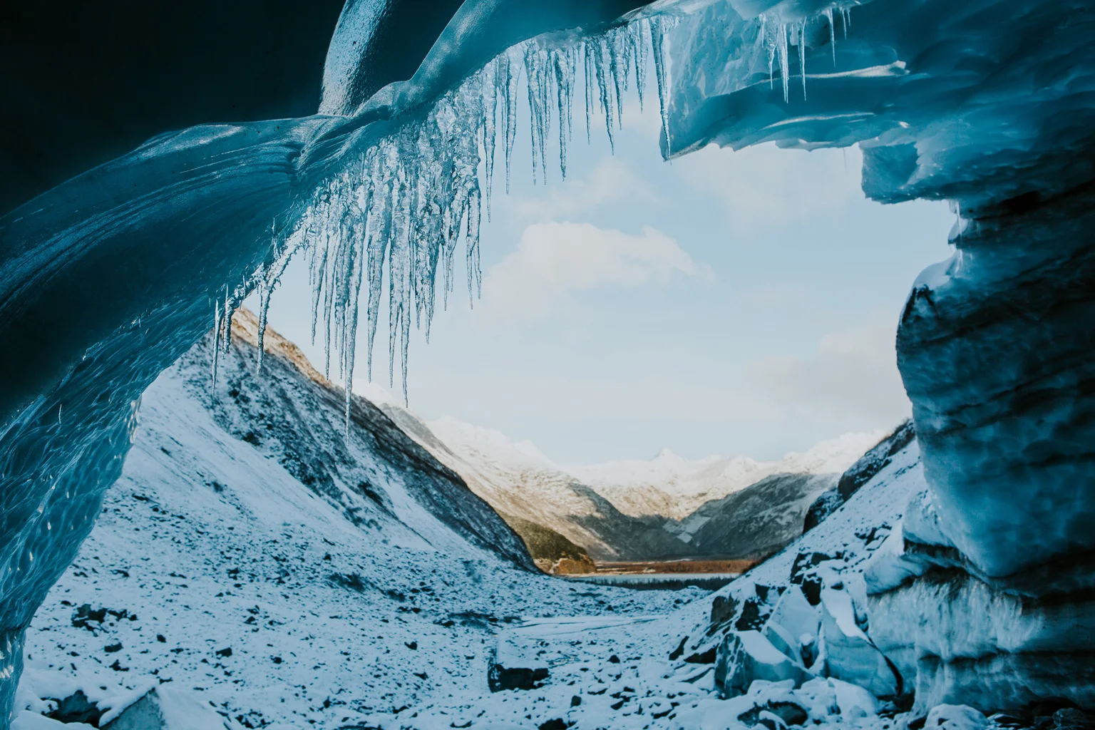 CindyGiovagnoli_hiking_glacier_Anchorage_snow_winter_ByronGlacier_Alaska-048.jpg