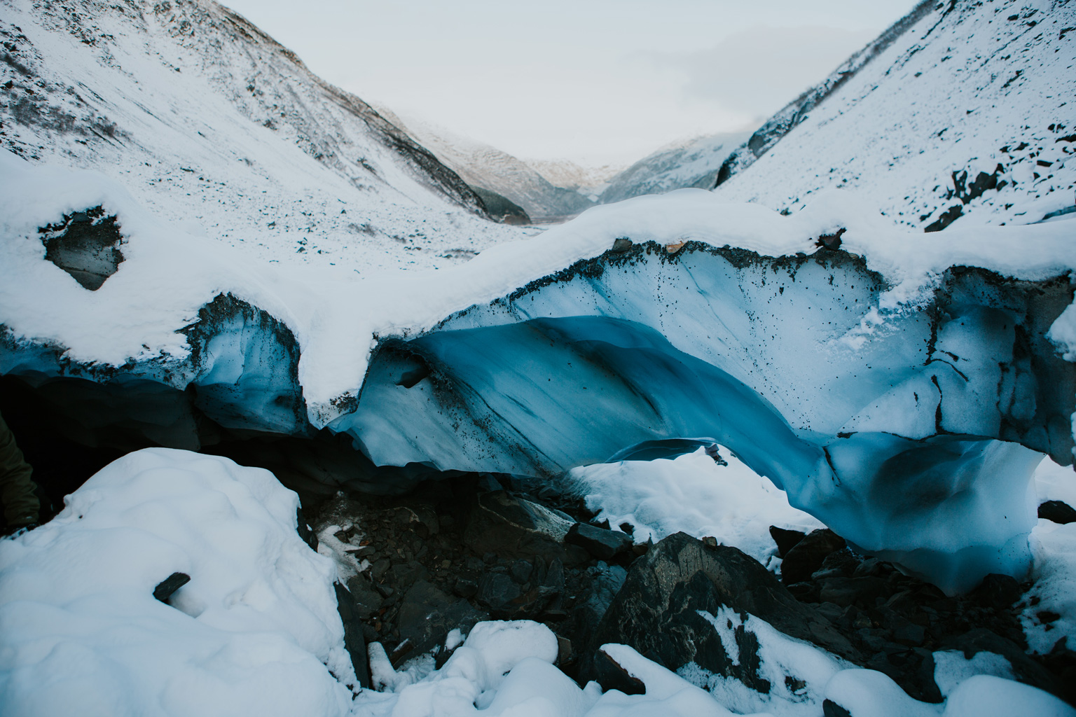 CindyGiovagnoli_hiking_glacier_Anchorage_snow_winter_ByronGlacier_Alaska-052.jpg