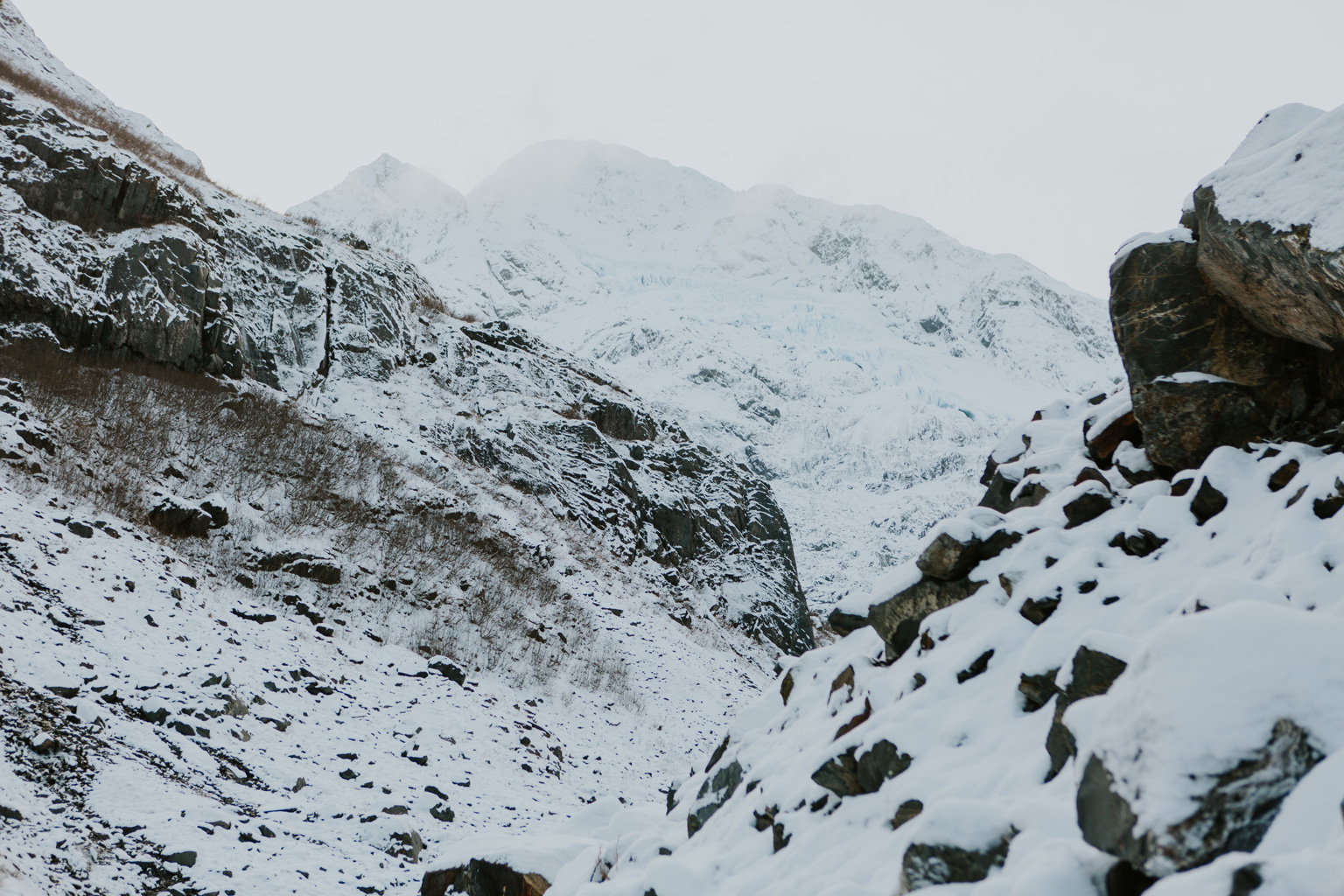 CindyGiovagnoli_hiking_glacier_Anchorage_snow_winter_ByronGlacier_Alaska-057.jpg