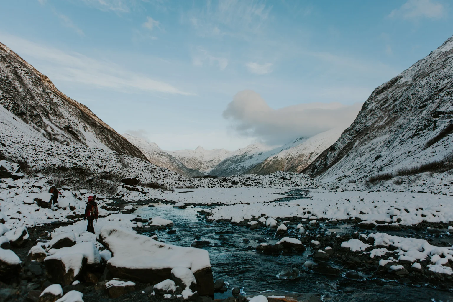 CindyGiovagnoli_hiking_glacier_Anchorage_snow_winter_ByronGlacier_Alaska-058.jpg