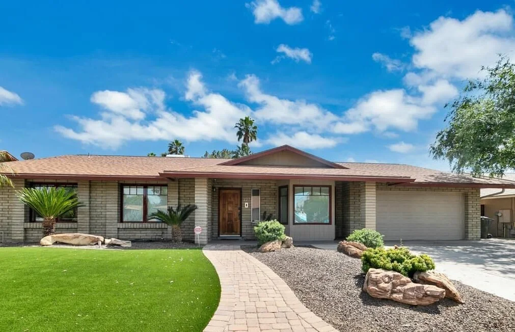 Ranch style house.jpg