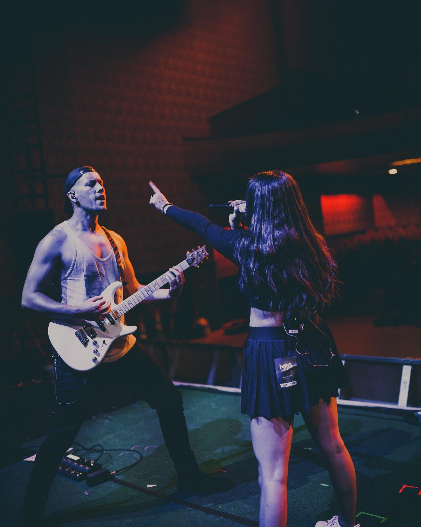 I hope 2023 will be filled with more muscle shirts during soundcheck.  Big thanks to all the amazing artists/musicians/promoters I work with for the great 2022. #dalife #myprs 📷= @this_is_mike_thomas