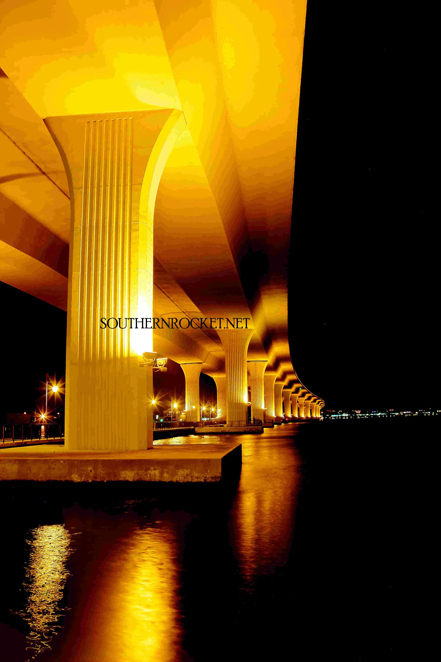 Underbridge towards Rio.jpg