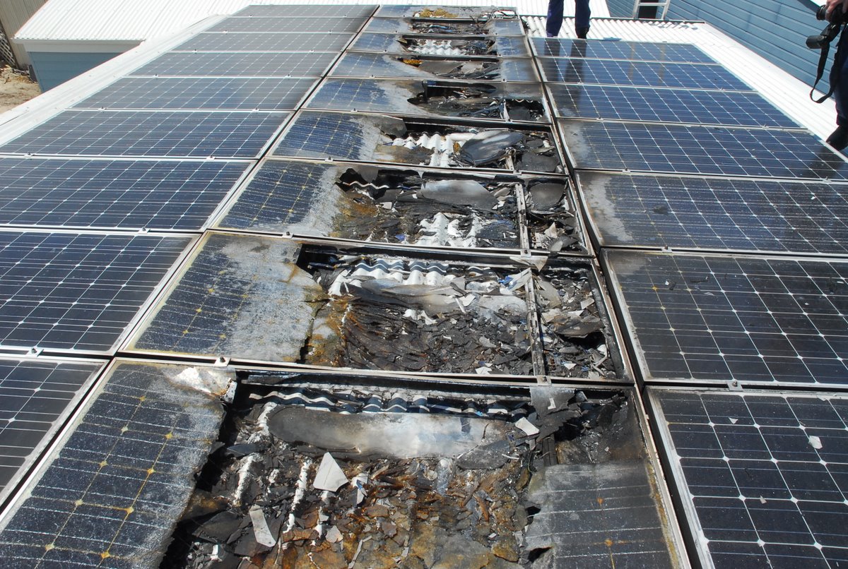 Panel solar quemado.jpg
