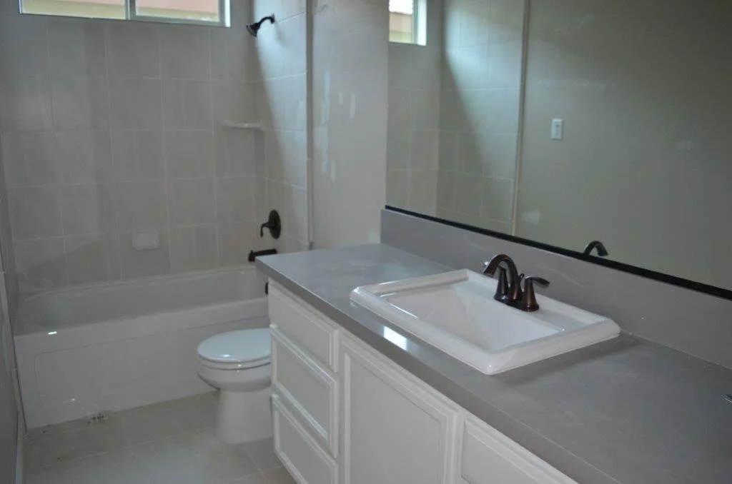 16 - Bath 3.jpg