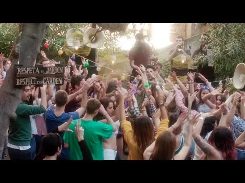 Txarango - Una lluna a l'aigua (Videoclip Oficial) (Copy)