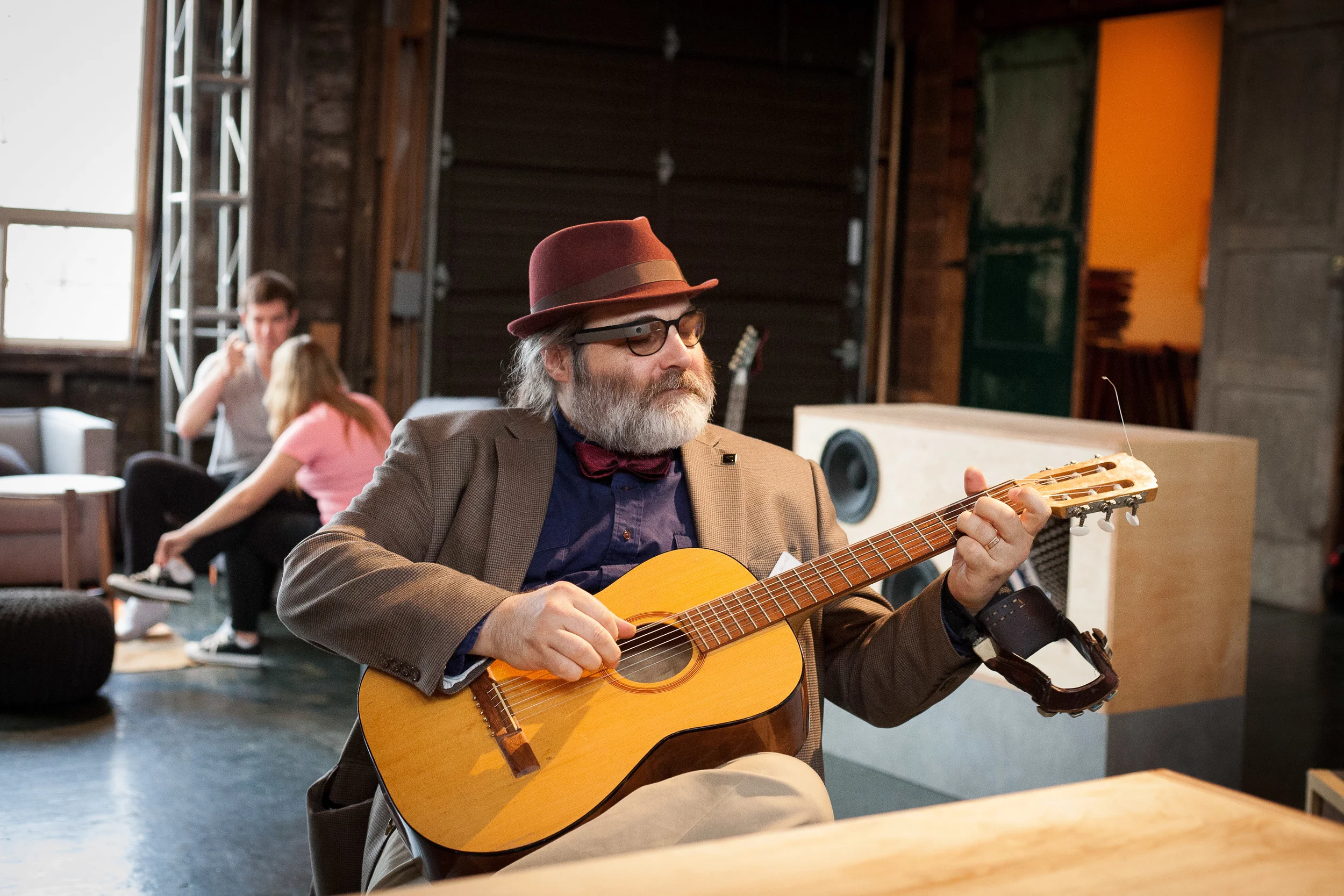 In April 2014, Glass demos and Explorer events were hosted at Seattle's Sodo Park and London Plane. 
