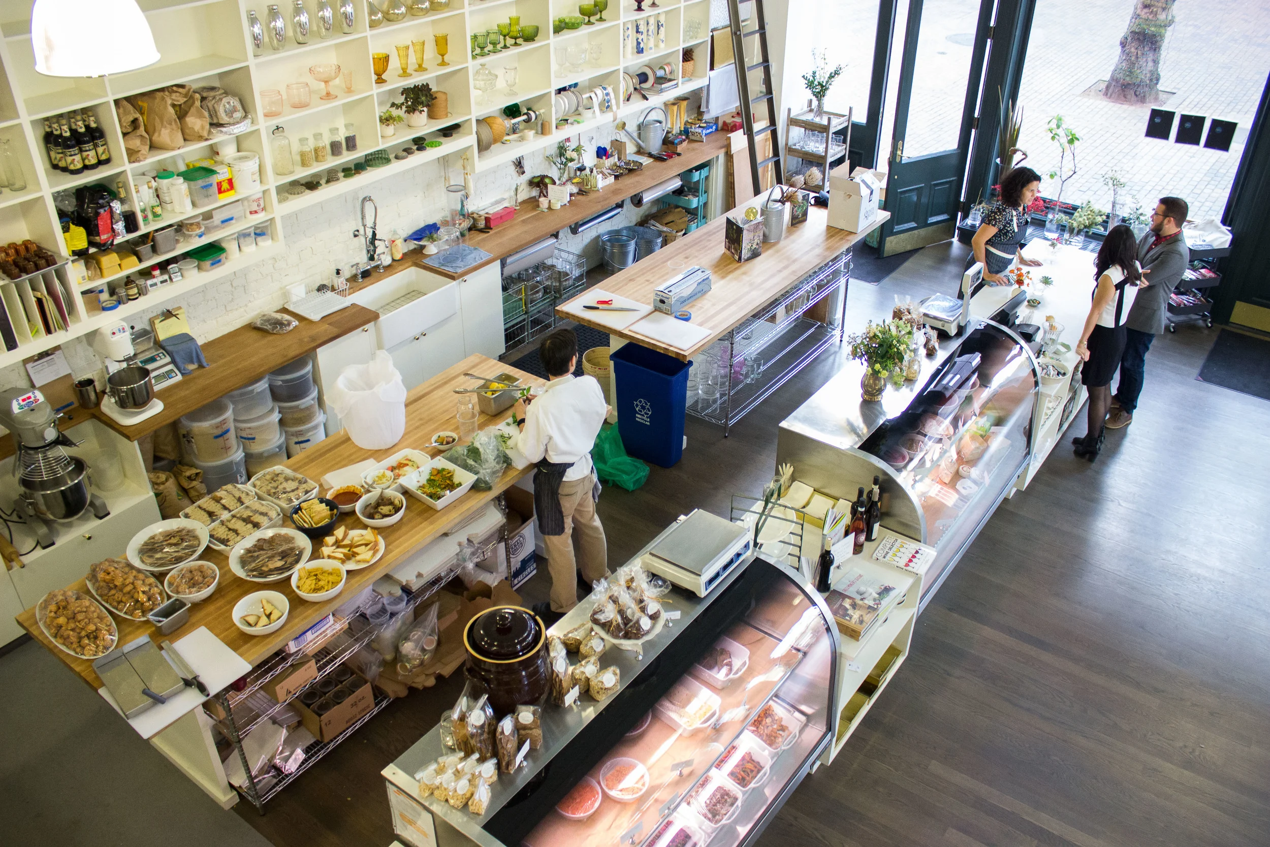 In April 2014, Glass demos and Explorer events were hosted at Seattle's Sodo Park and London Plane.