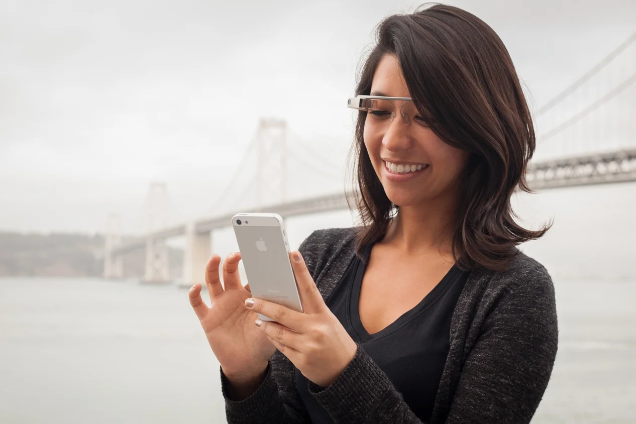 An SF-based Glass Guide served as the model for the image accompanying the iPhone MyGlass app launch/support page link.