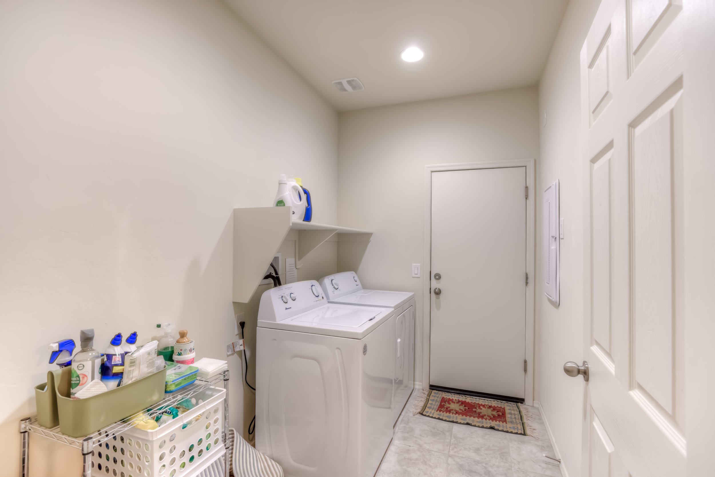 28 Laundry Room.jpg