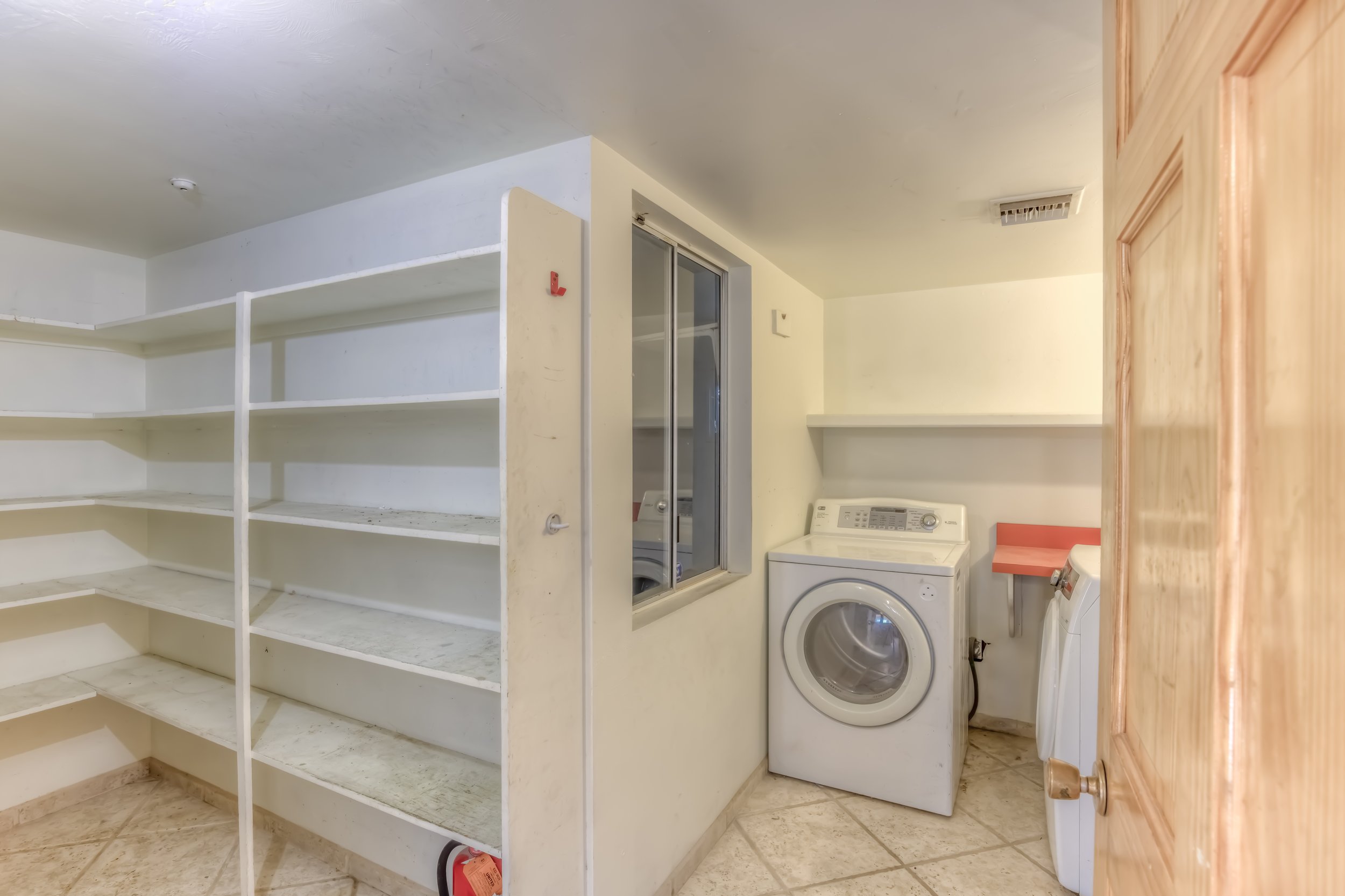16 Laundry:Utility Room.jpg
