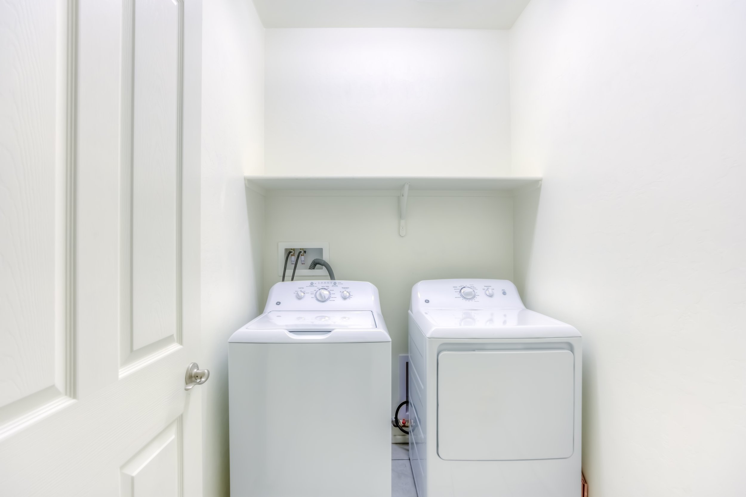 14 Laundry Room.jpg