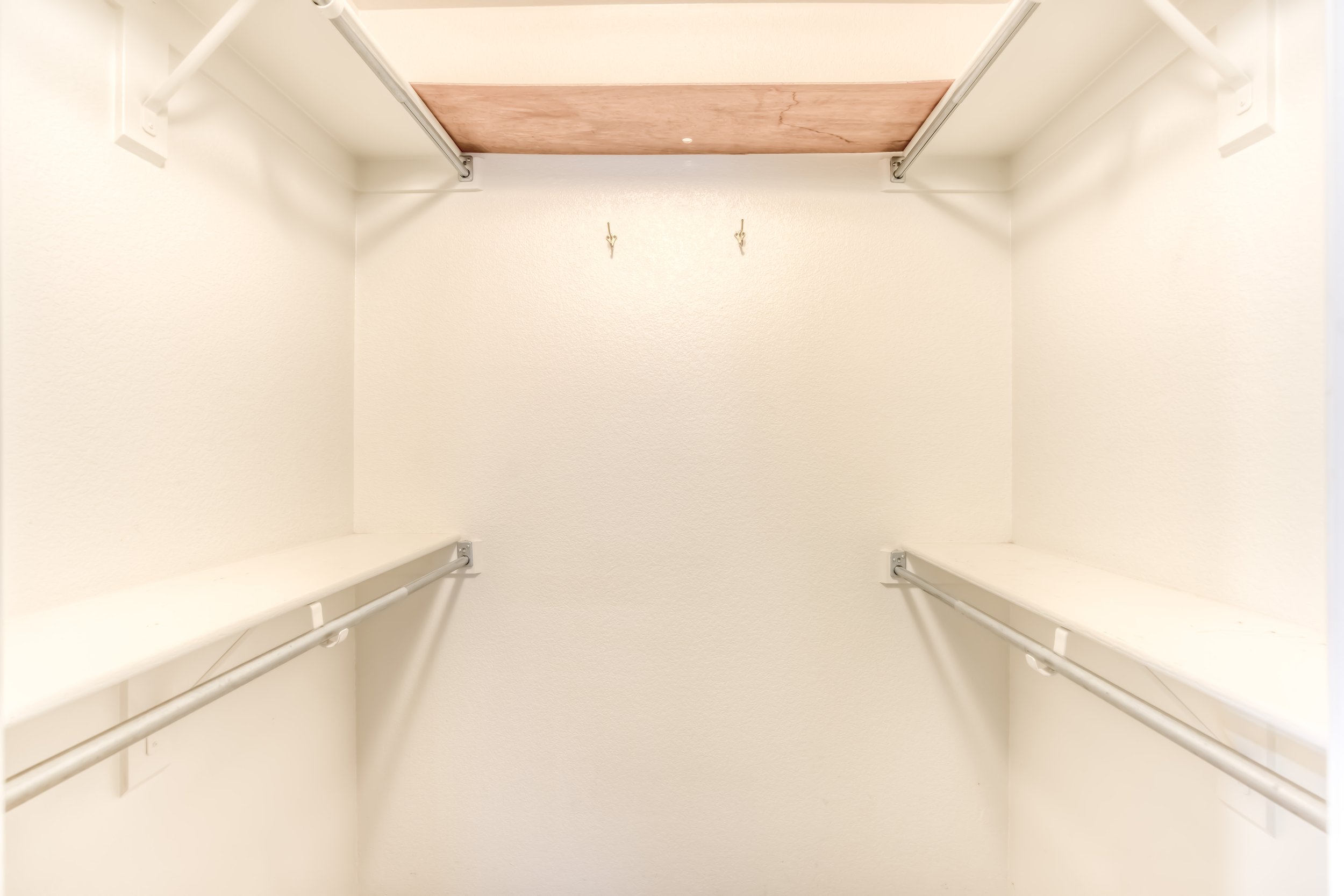 19 Main Bedroom Closet.jpg