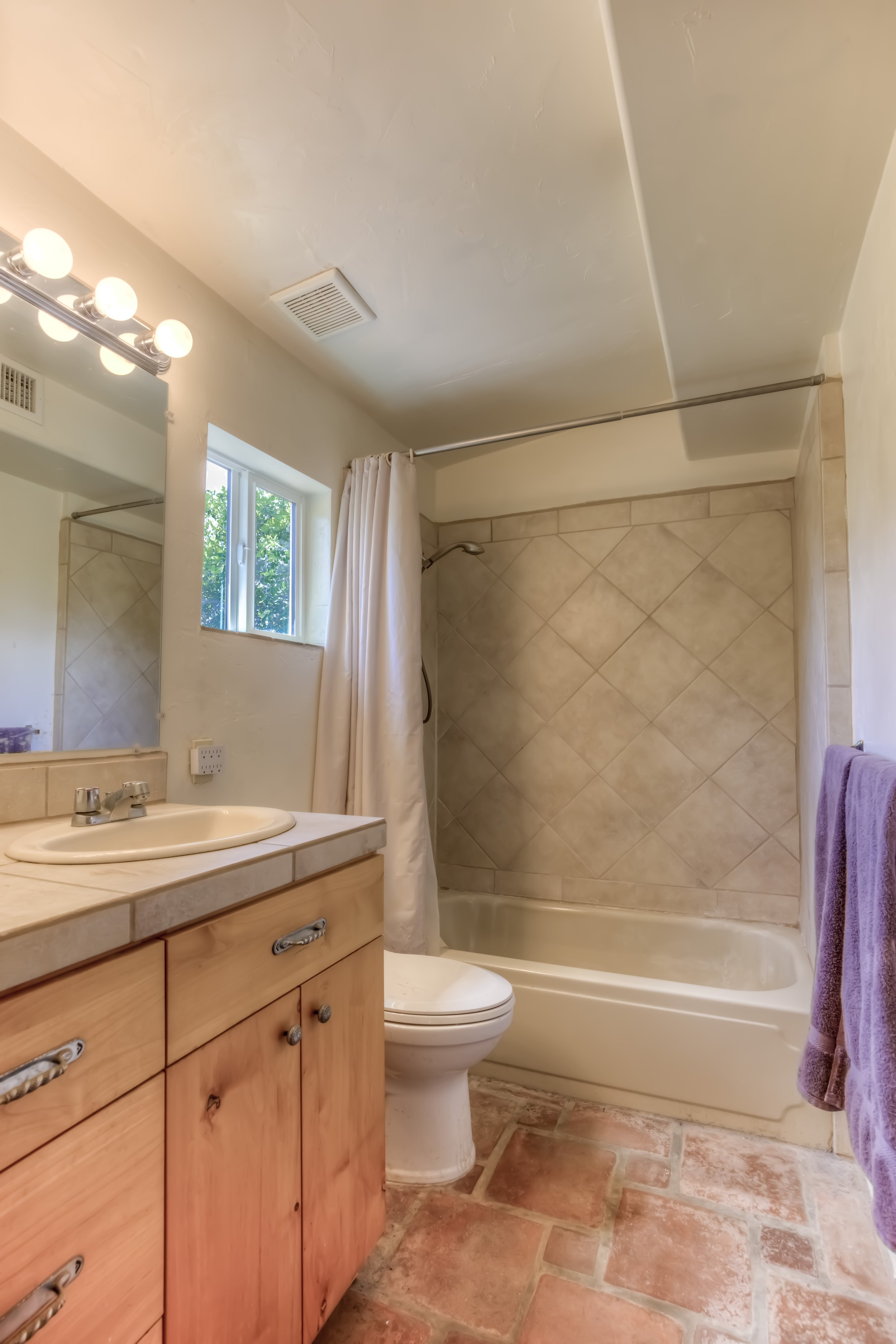 40 Casita Bathroom.jpg