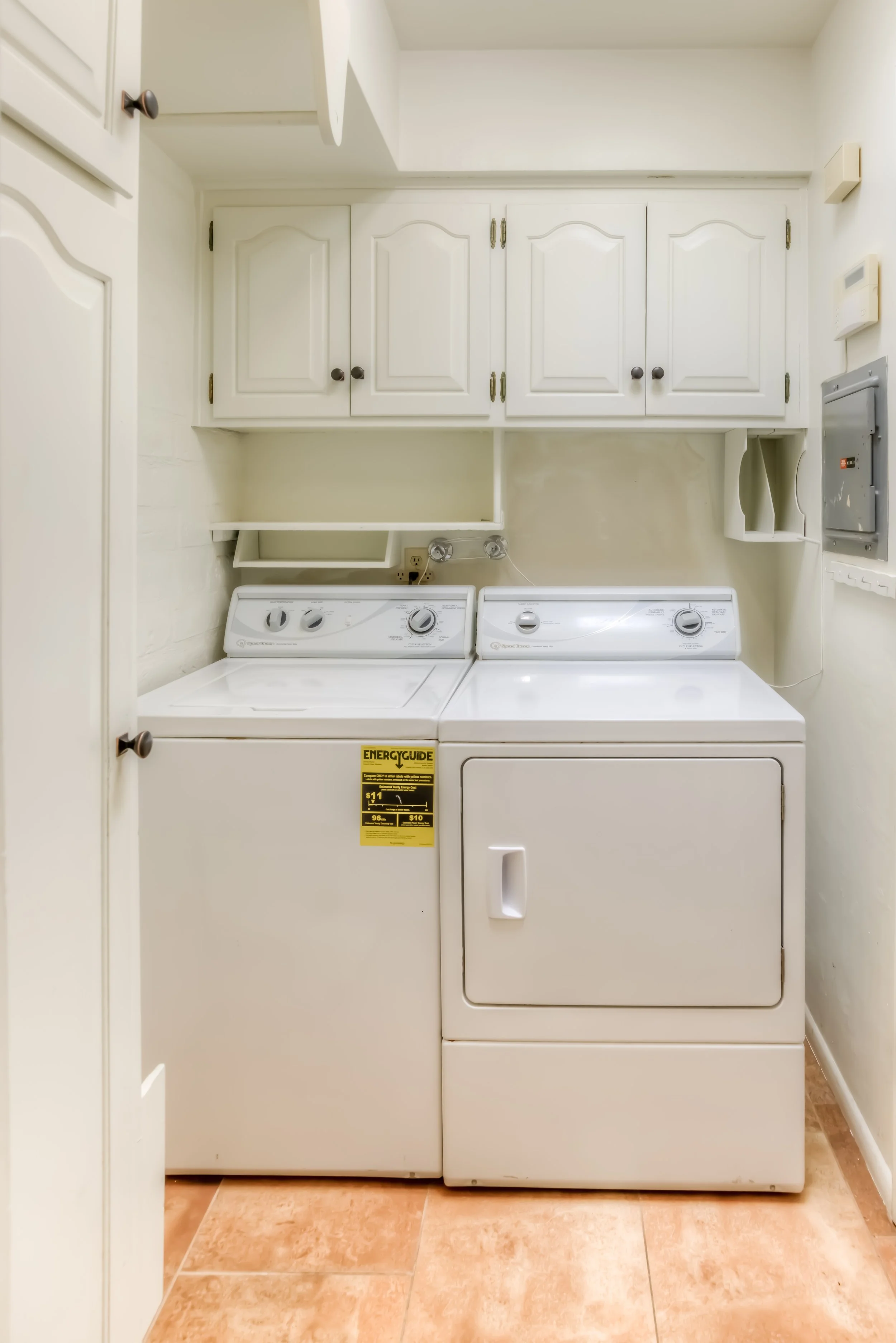 12 Laundry Room.jpg