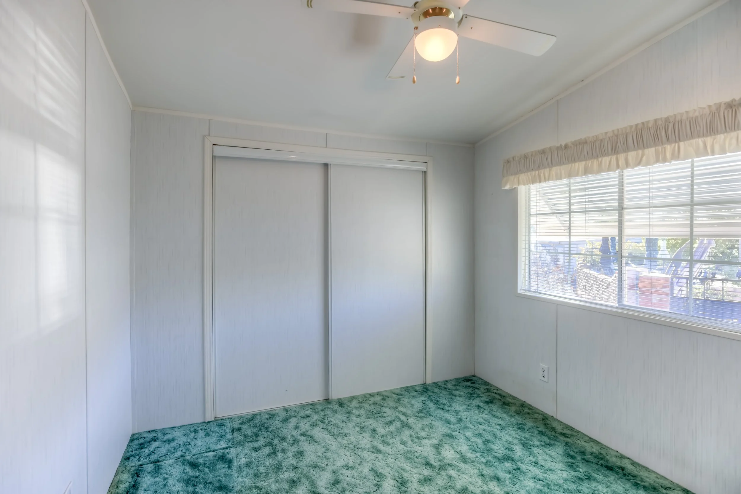 15 Bedroom 2 photo a.jpg