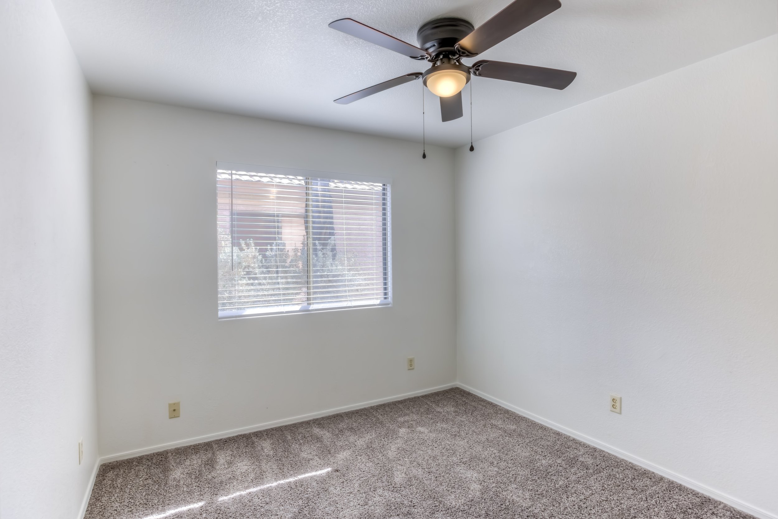 23 Bedroom 1 photo a.jpg