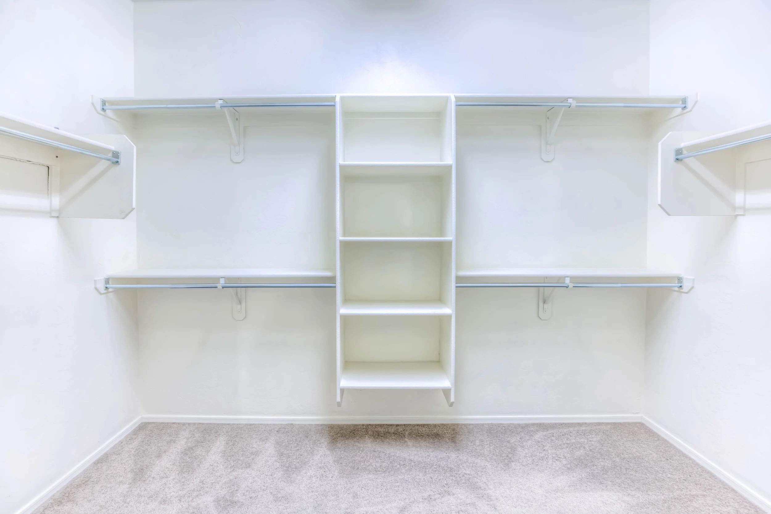 19 Main Bedroom Closet.jpg