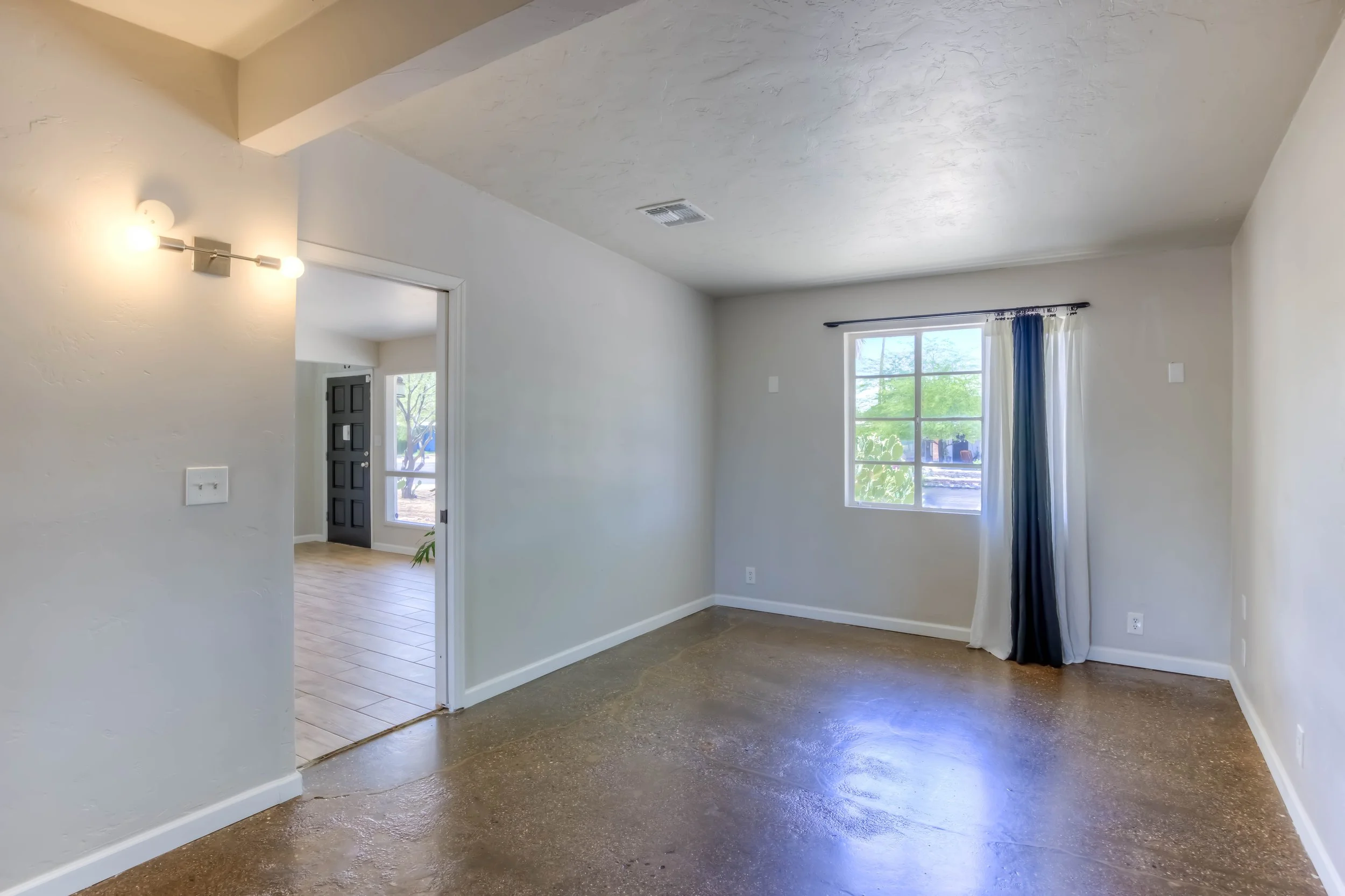 12 Bedroom 1 photo a.jpg