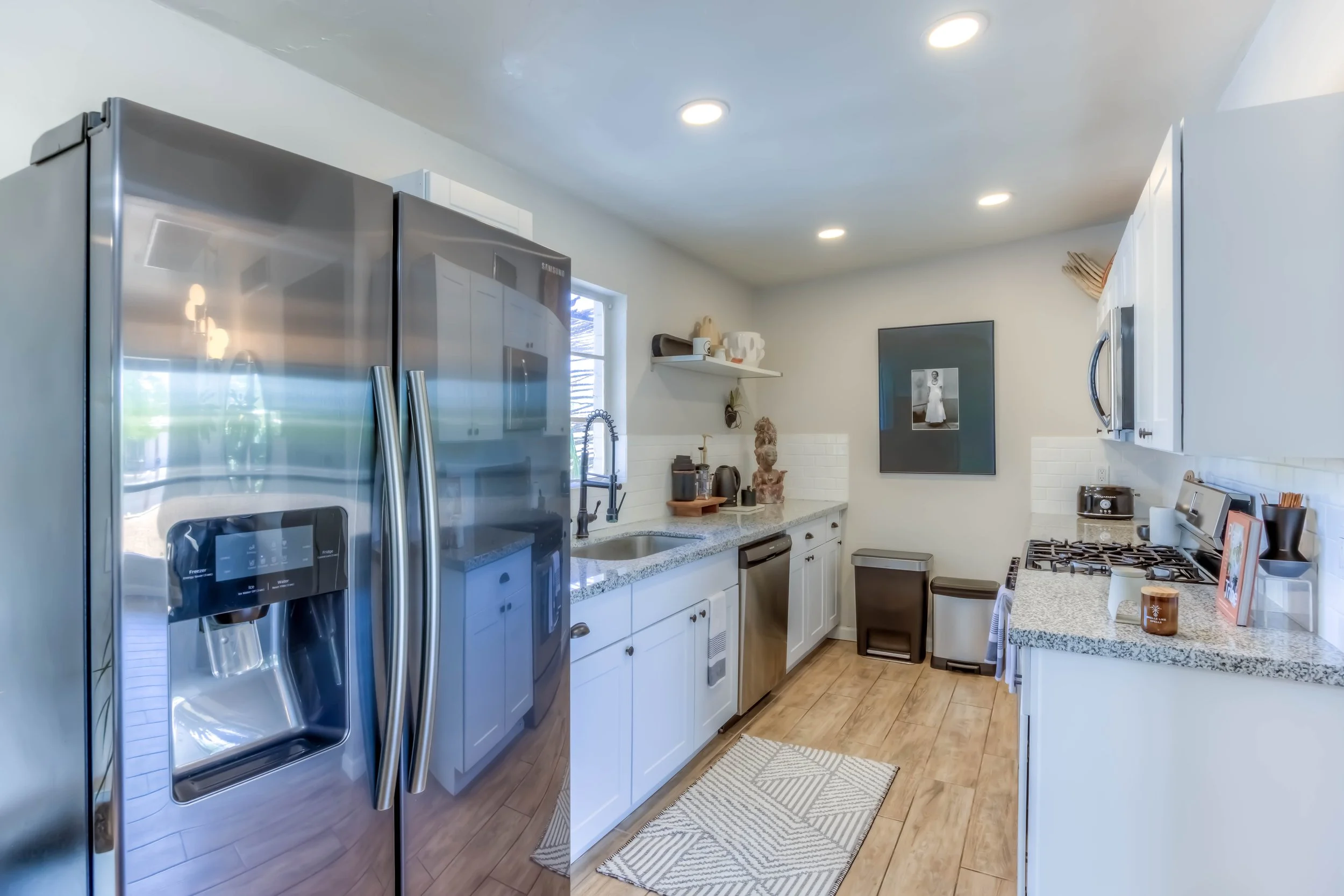 16 Kitchen photo a.jpg