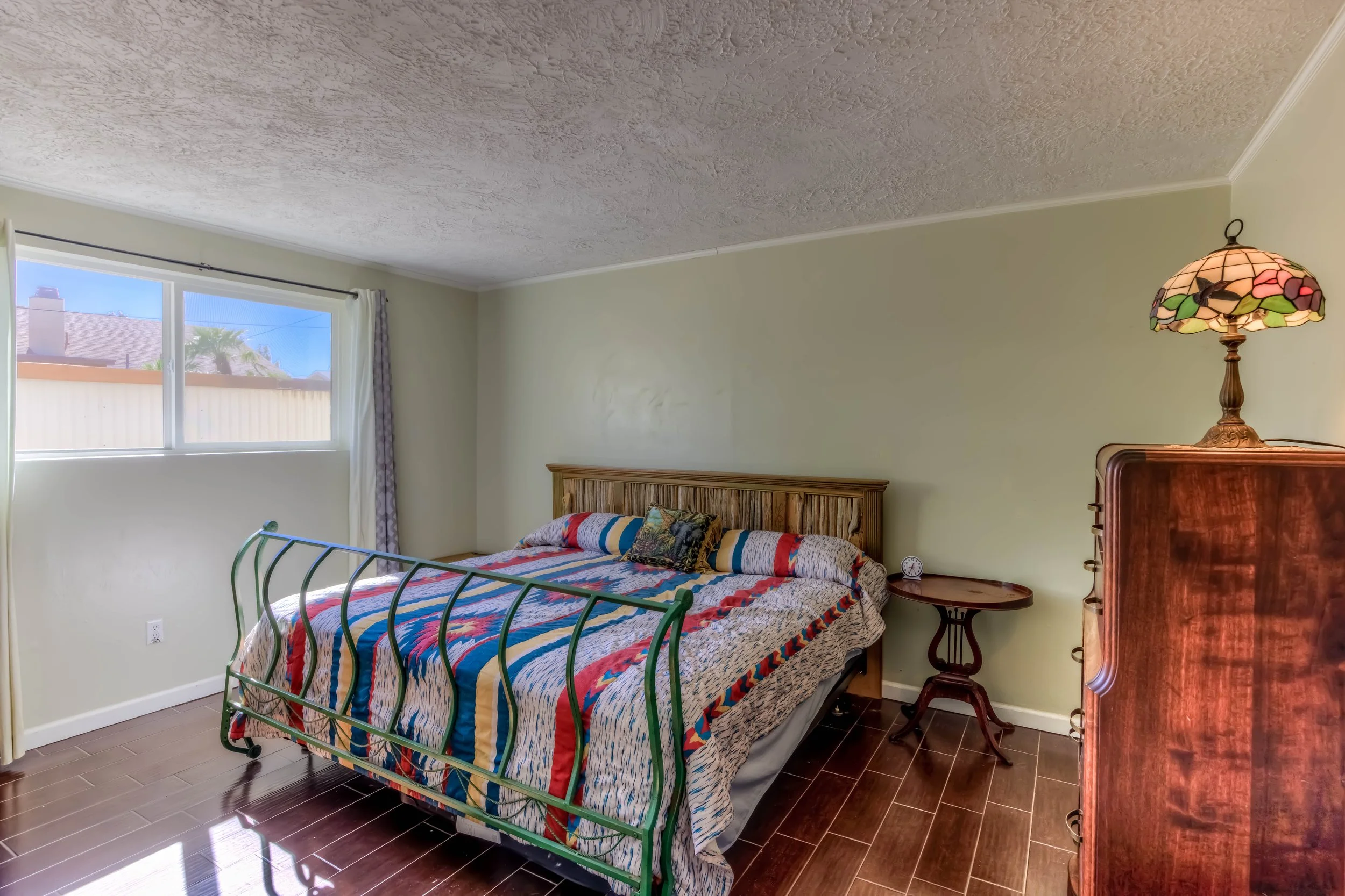 23 Main Bedroom photo a.jpg