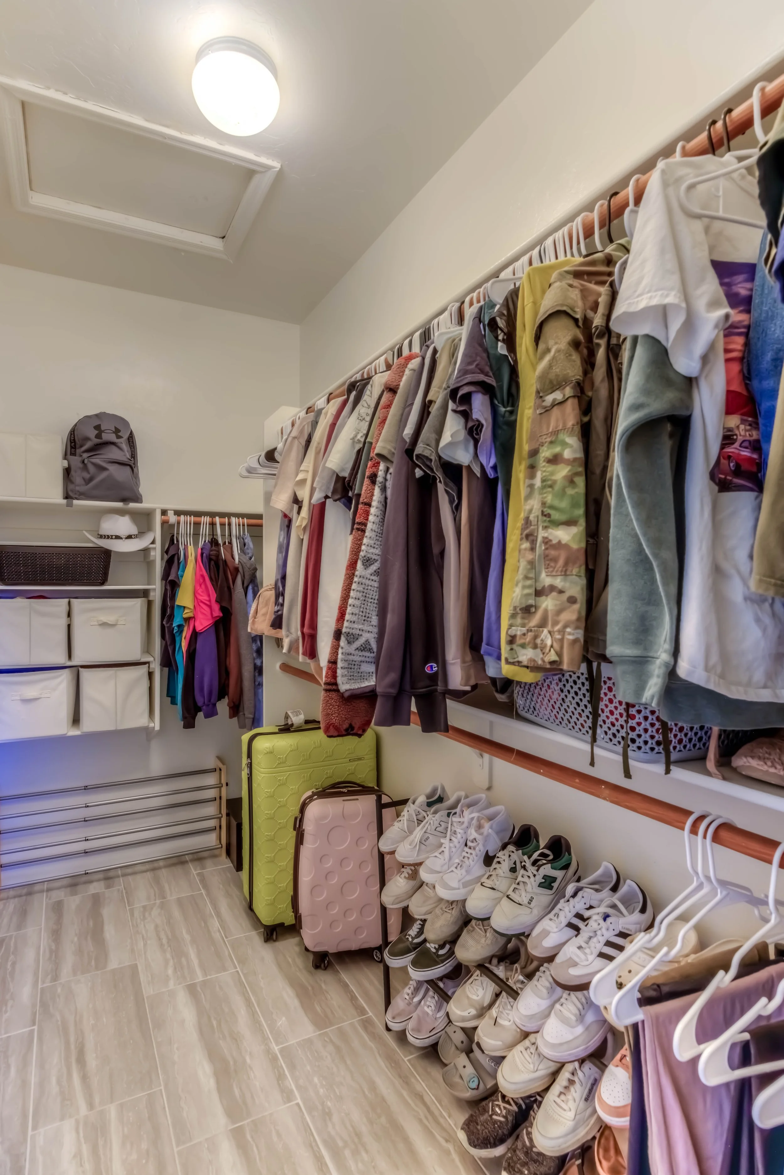 18 Main Bedroom Closeet.jpg
