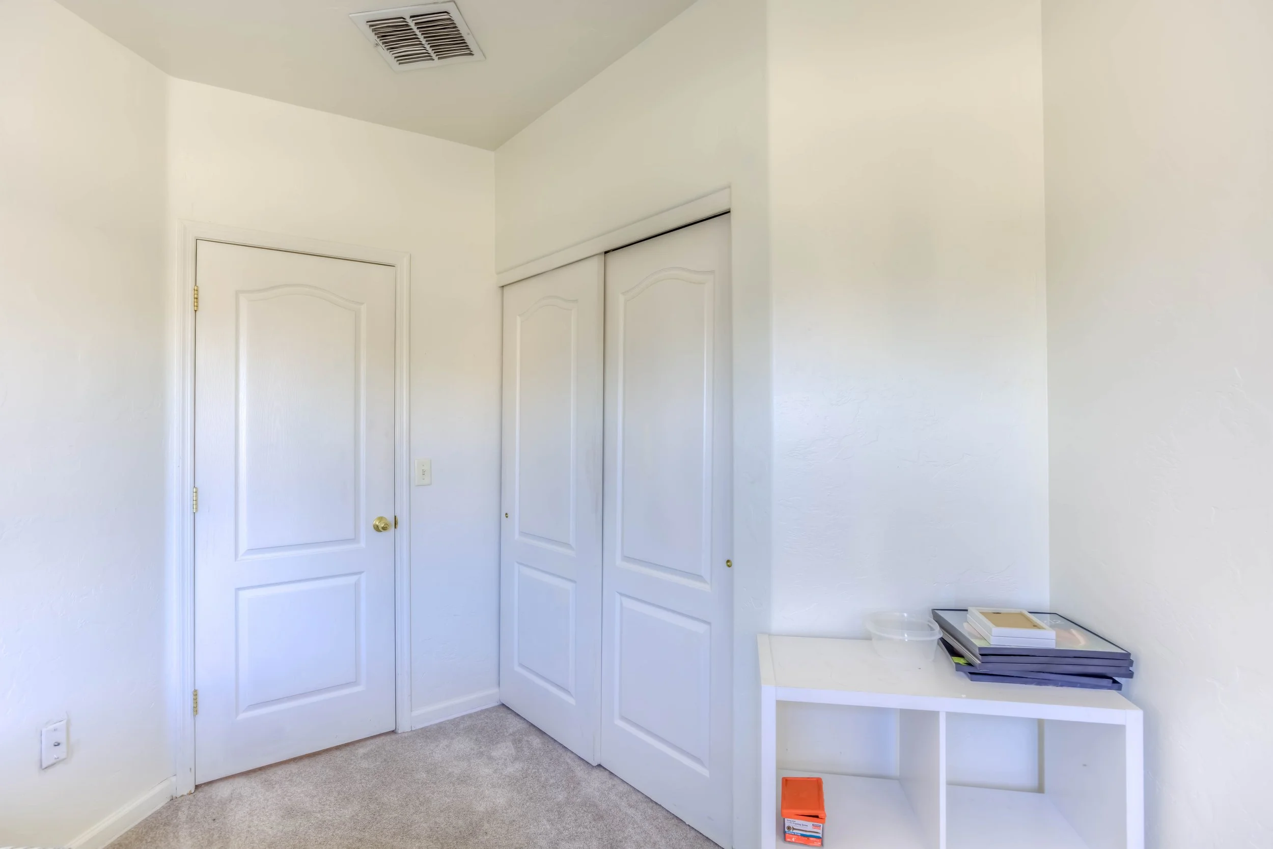 24 Bedroom 2 photo b.jpg