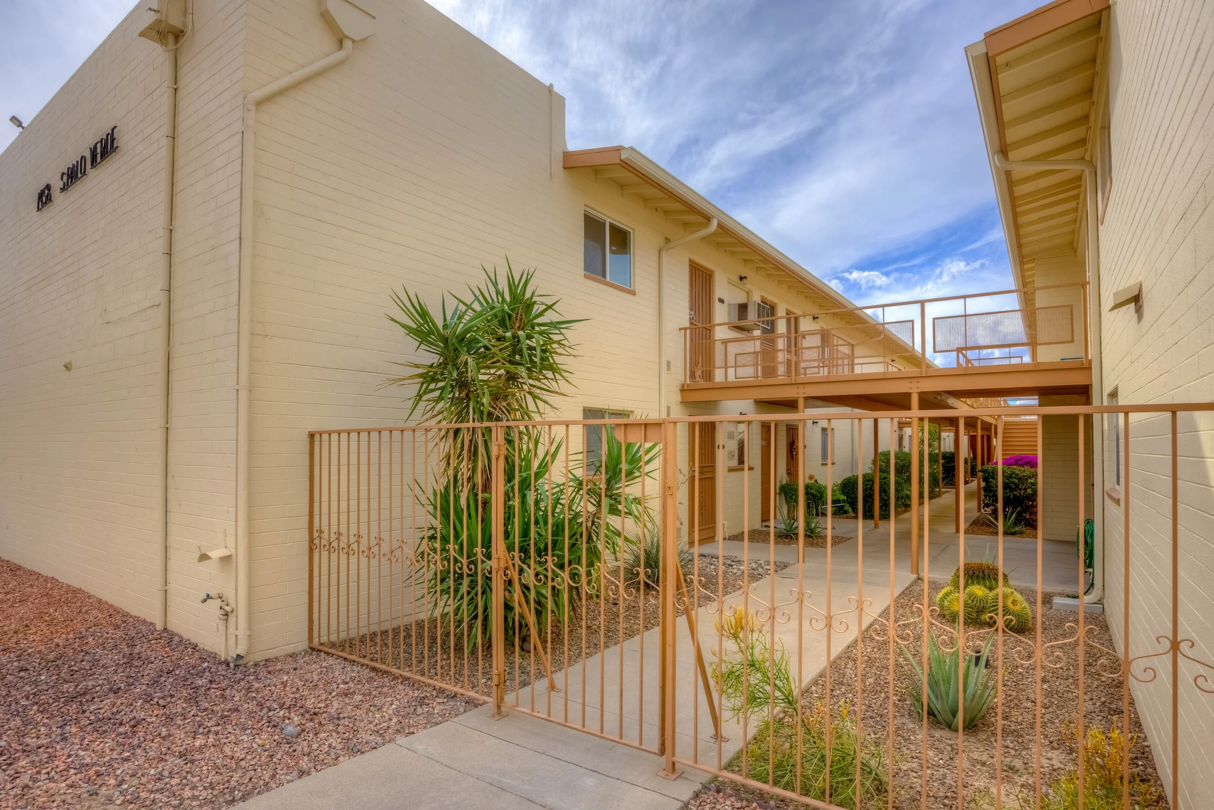 2 Exterior photo b.jpg