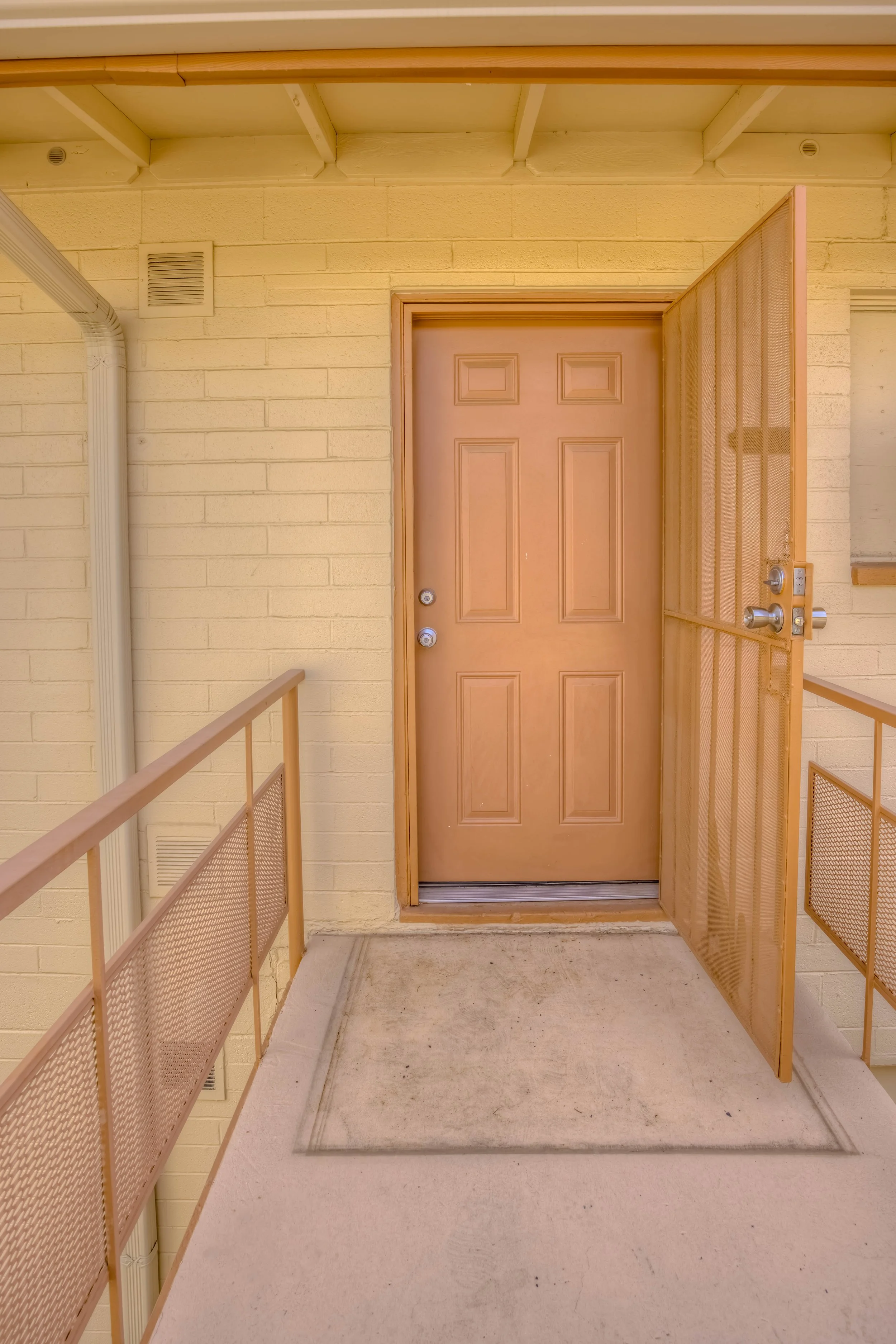 7 Exterior photo g.jpg