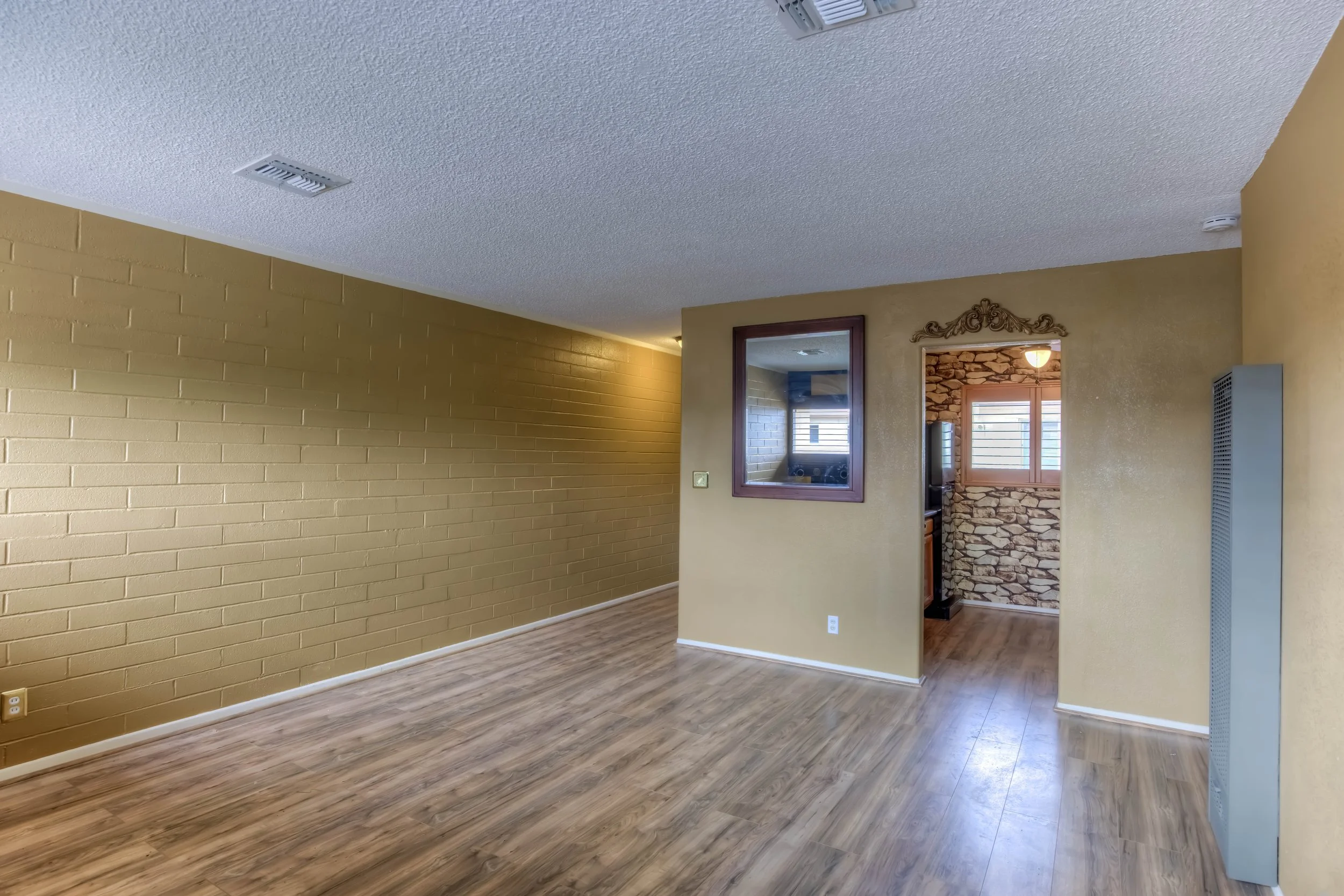 10 Living Room photo b.jpg