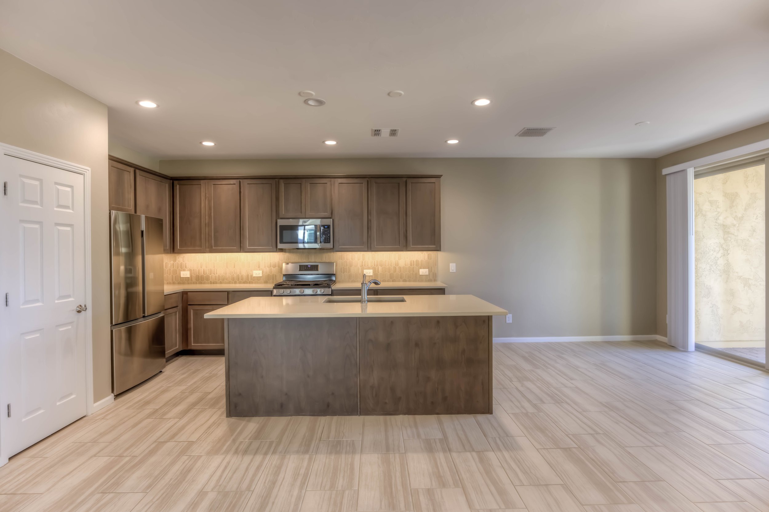 14 Kitchen photo b.jpg
