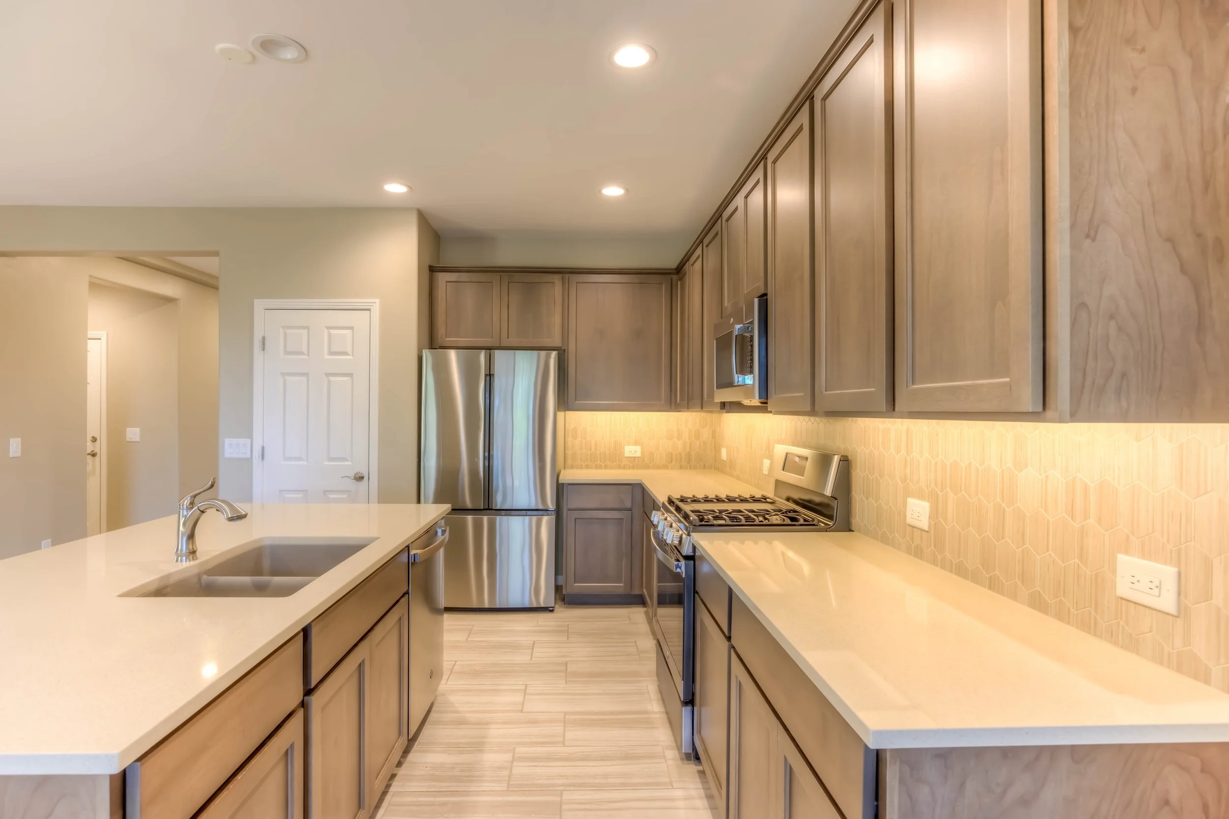 16 Kitchen photo d.jpg