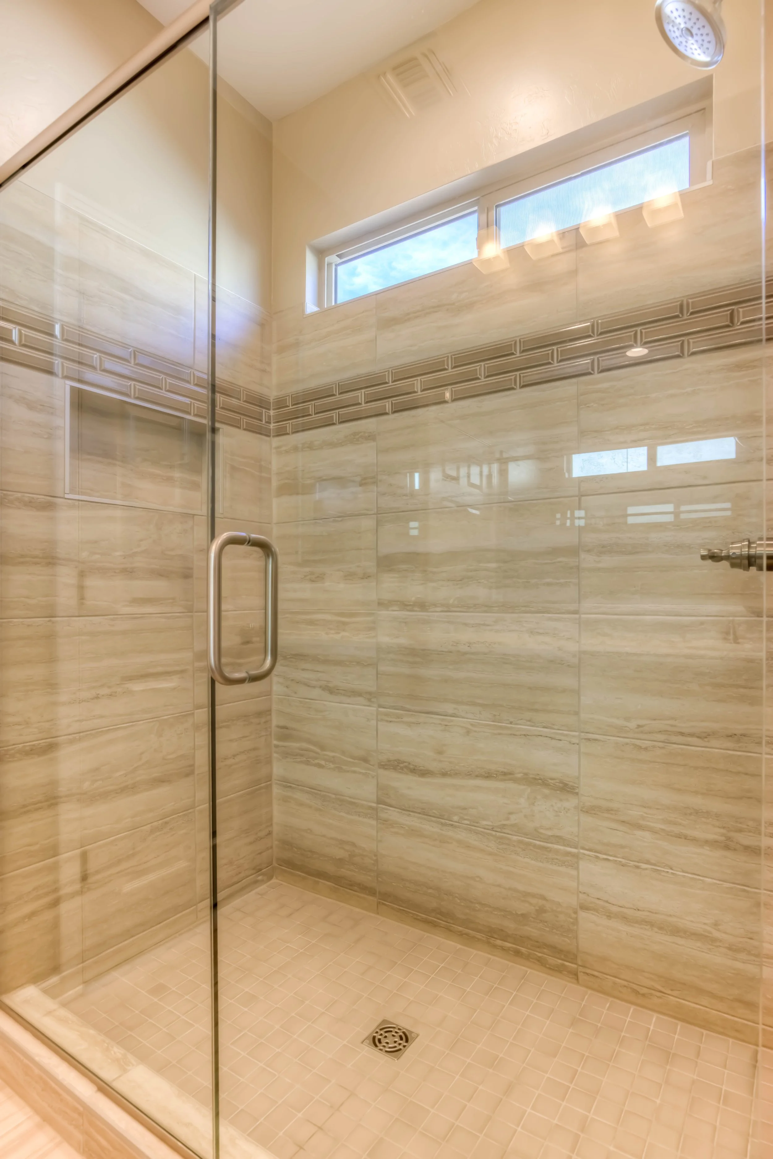 26 Main Bathroom photo b.jpg