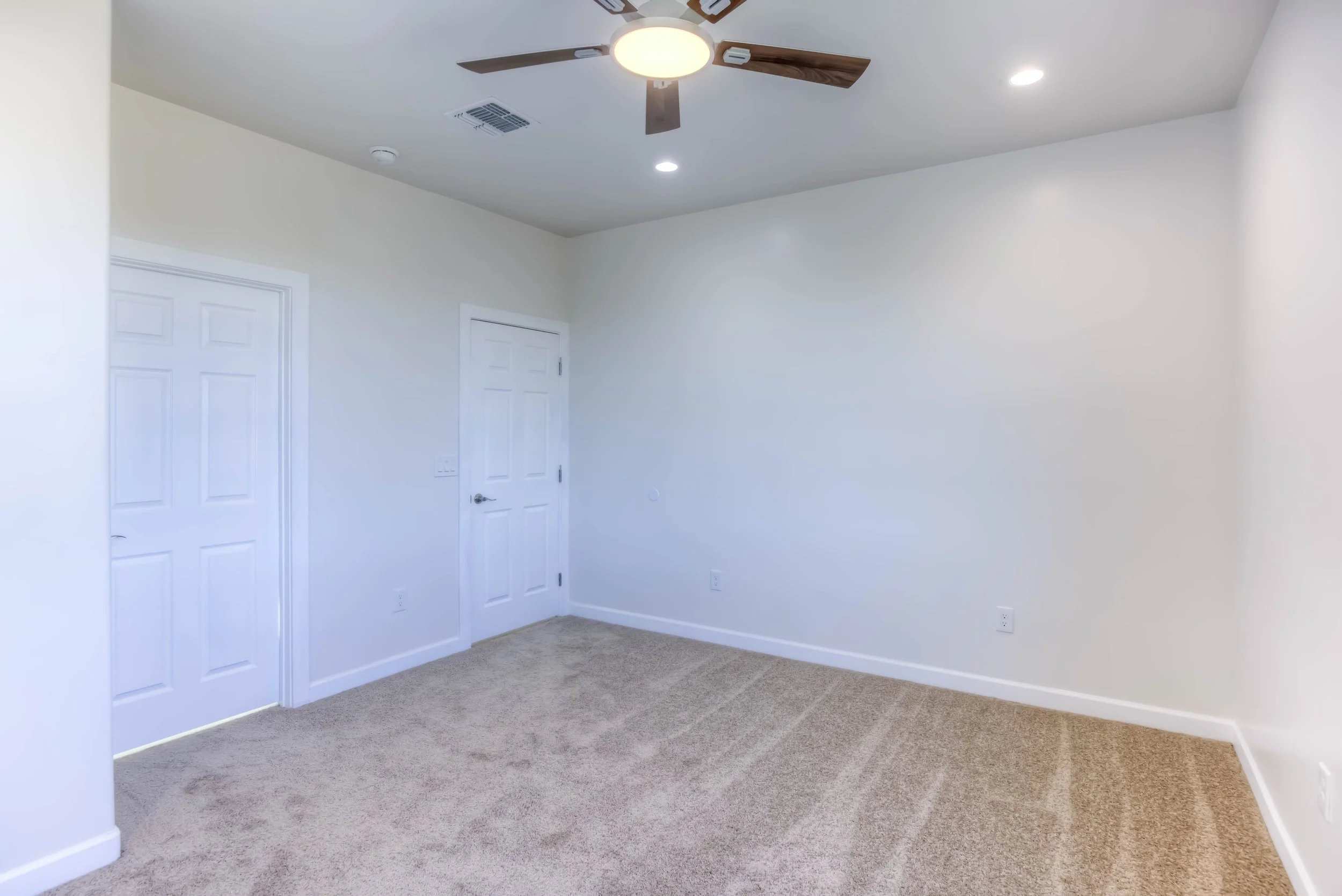 14 Bedroom 2 photo b.jpg