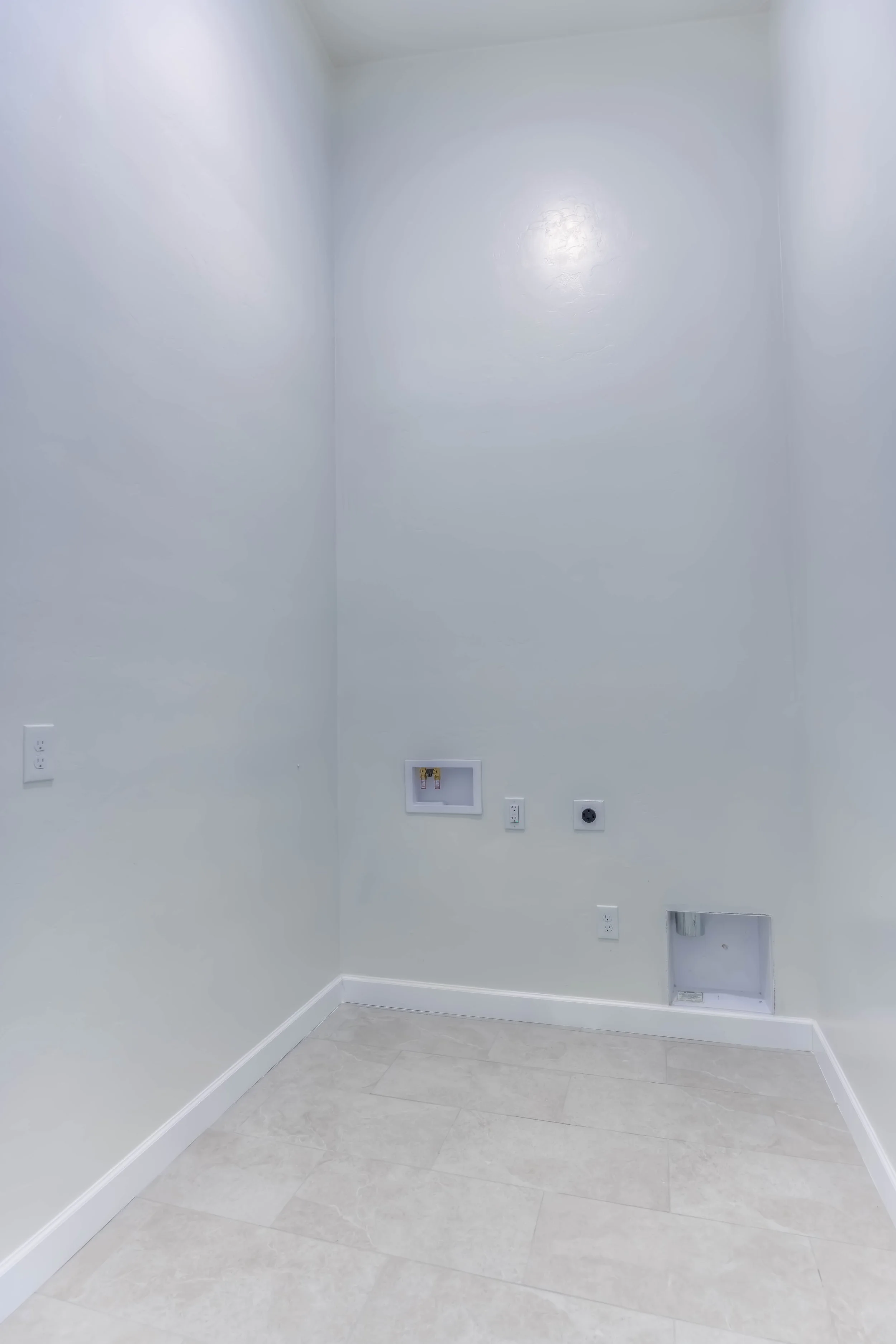 20 Laundry Room.jpg