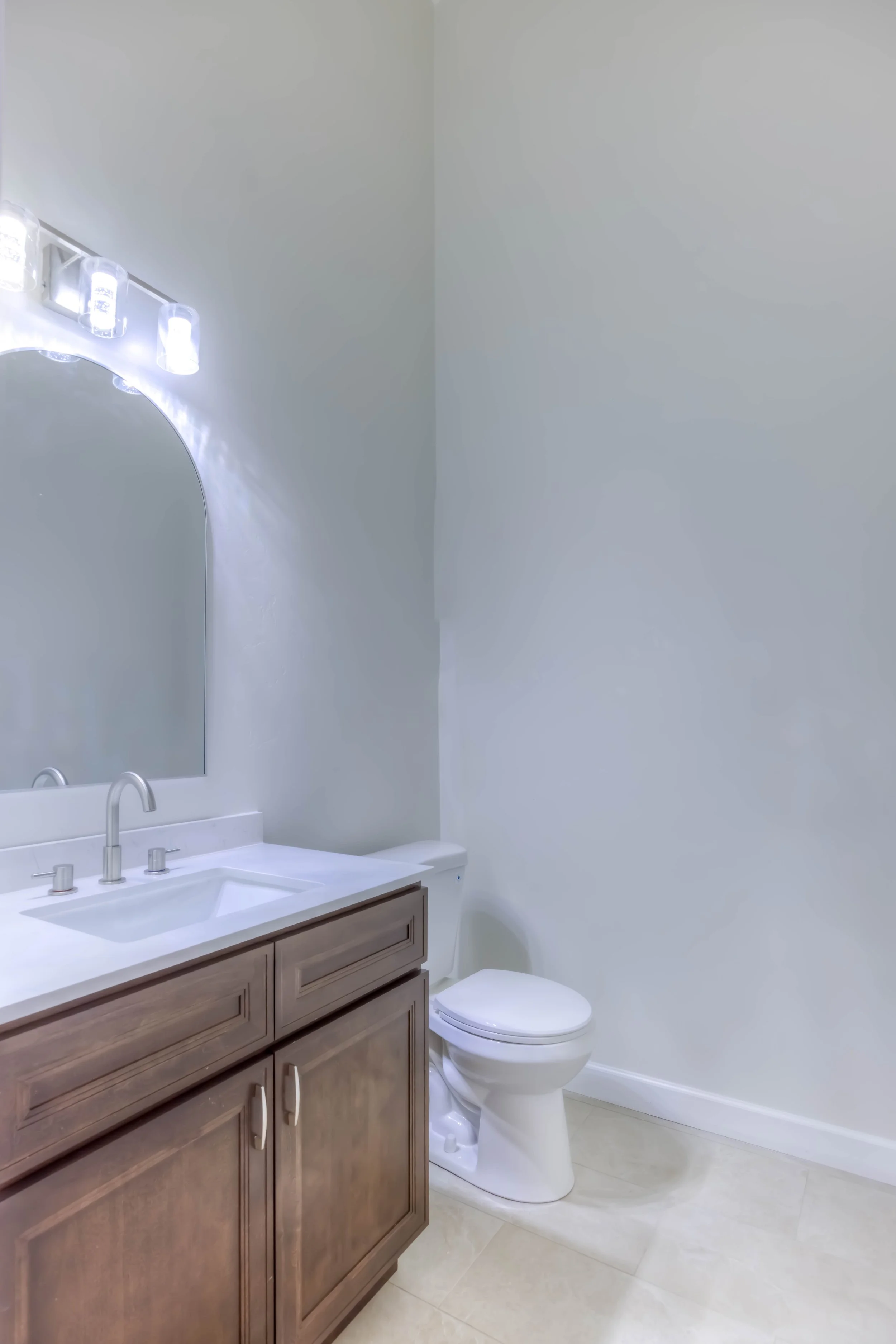 21 Bathroom 3.jpg