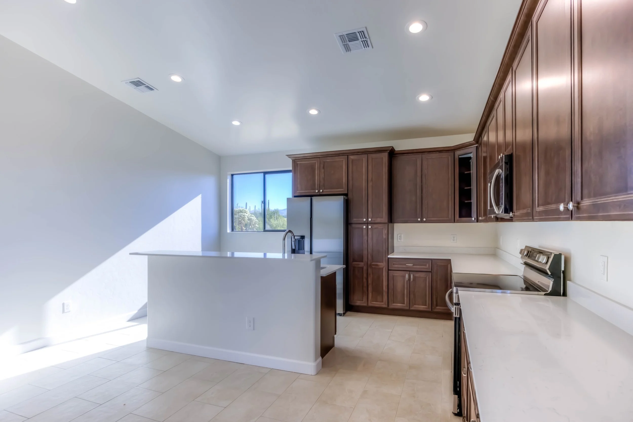26 Kitchen photo b.jpg