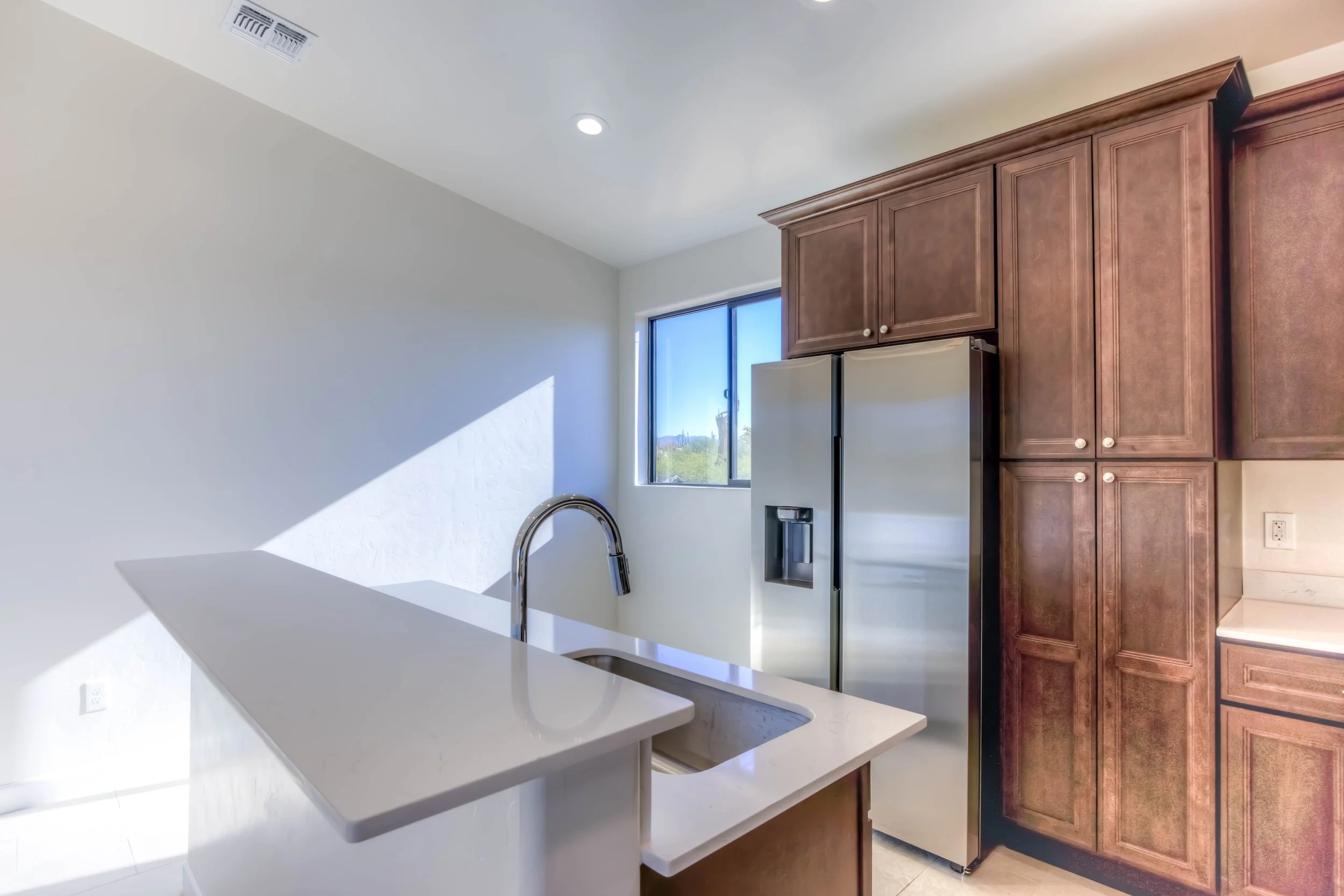 27 Kitchen photo c.jpg