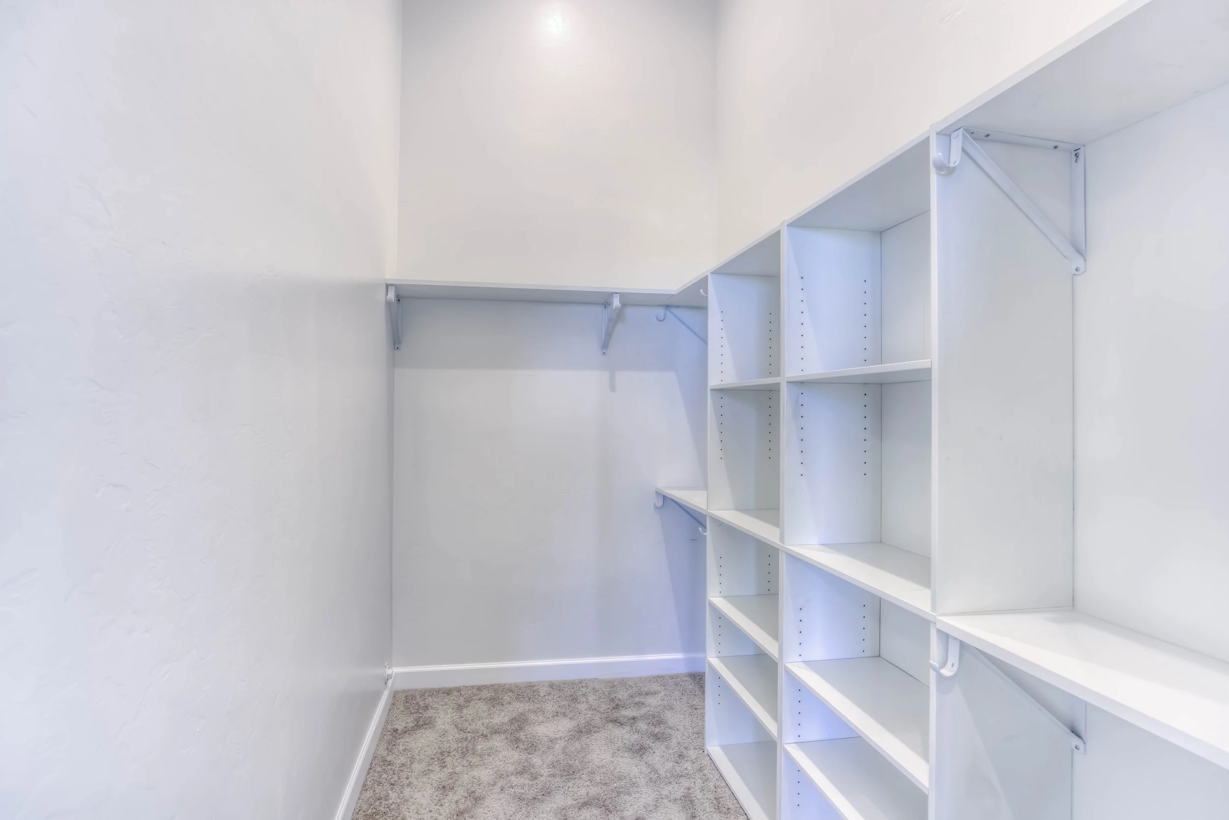 34 Main Bedroom Closet.jpg