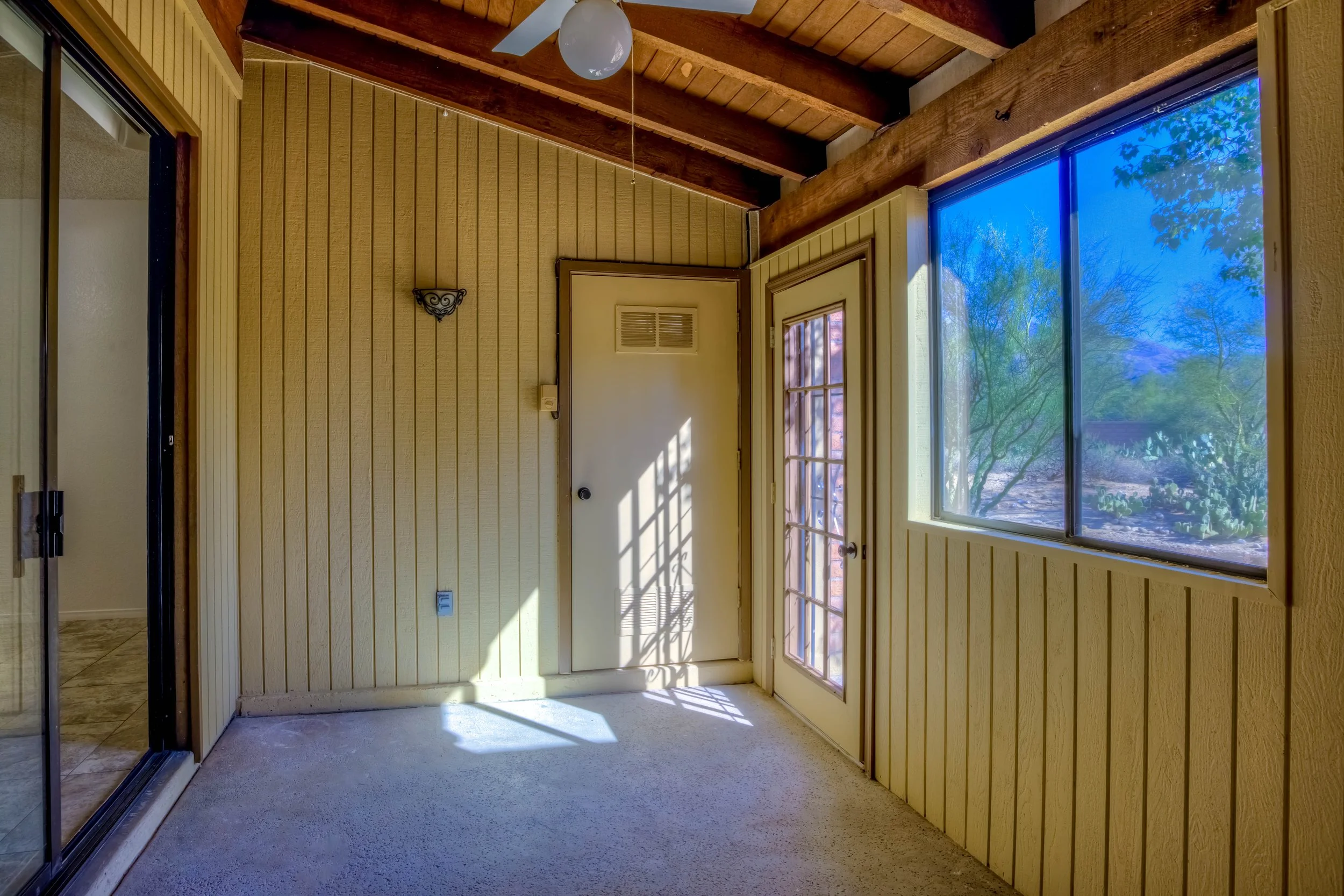 22 Arizona Room photo b.jpg