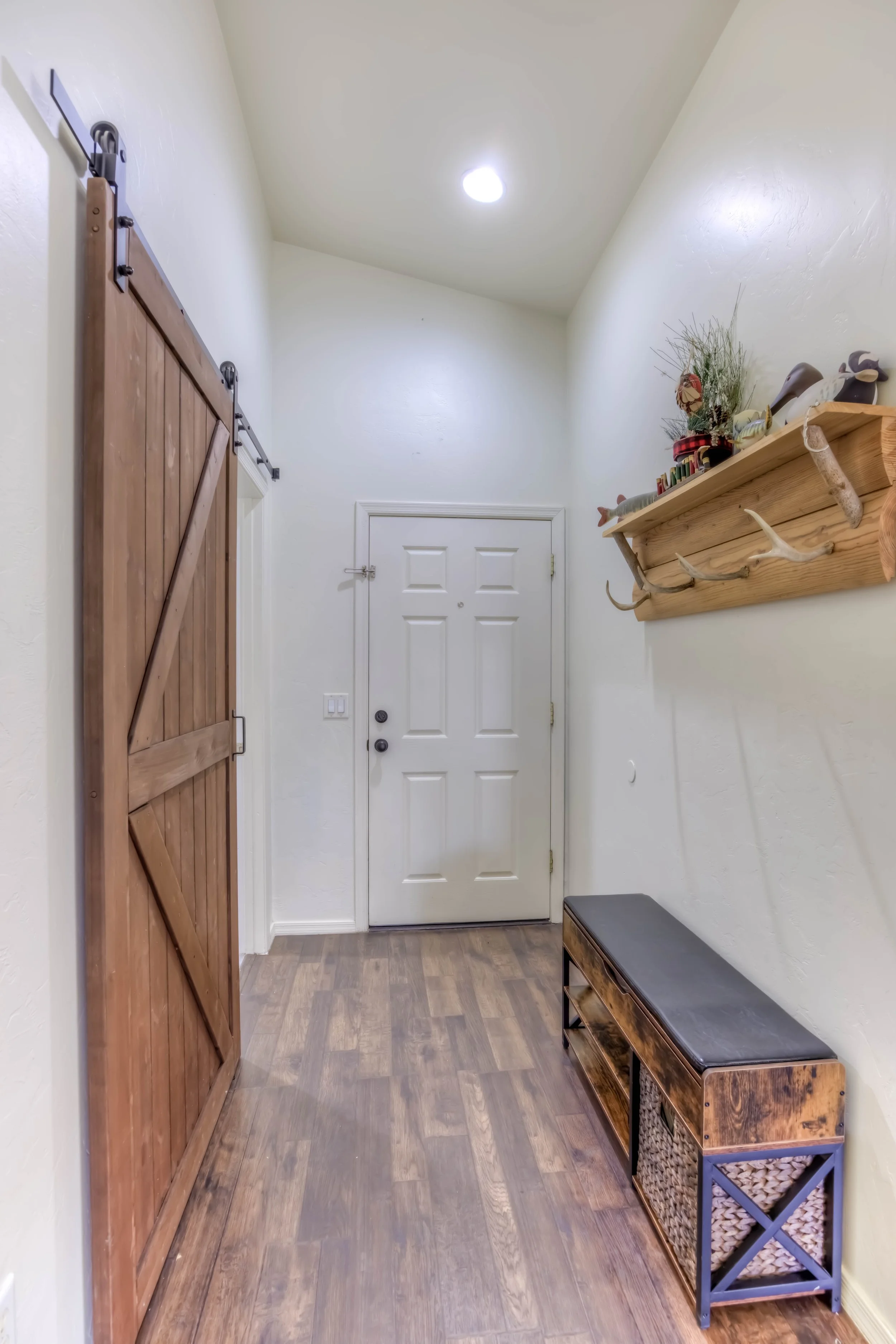 6 Interior Entrance.jpg