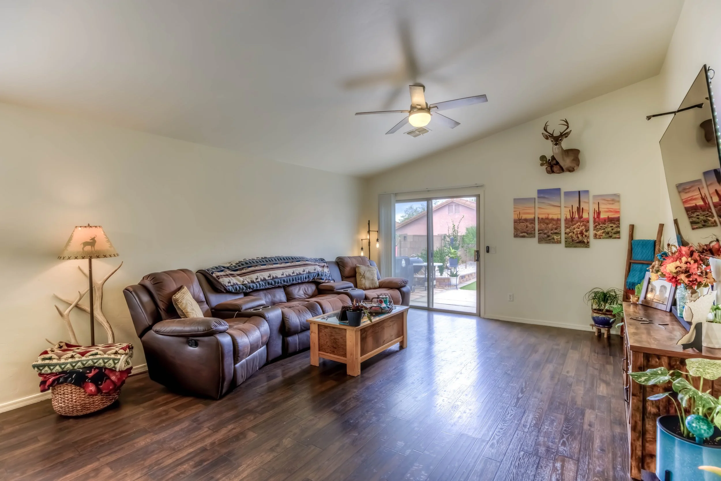 12 Living Room photo e.jpg