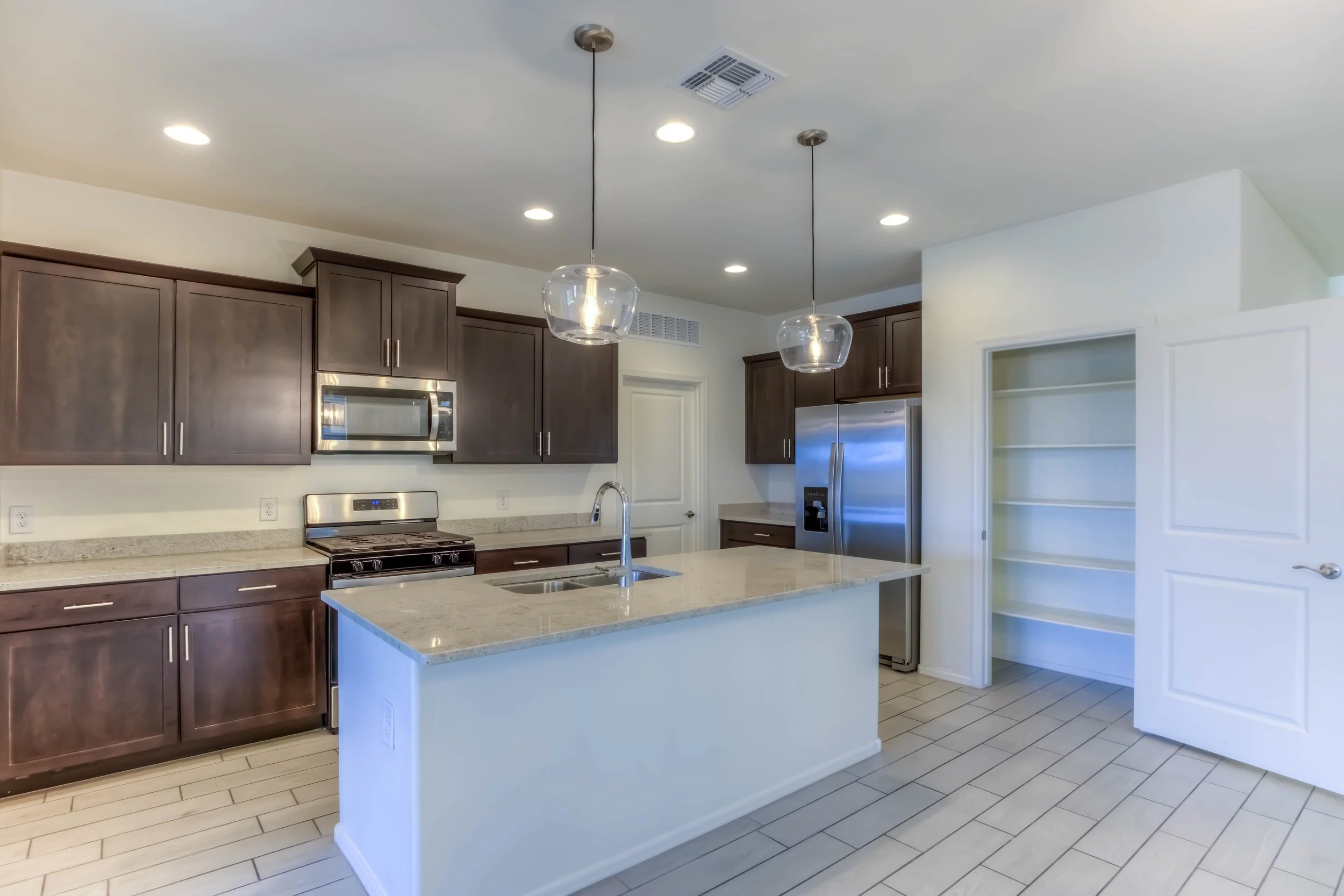 12 Kitchen photo c.jpg